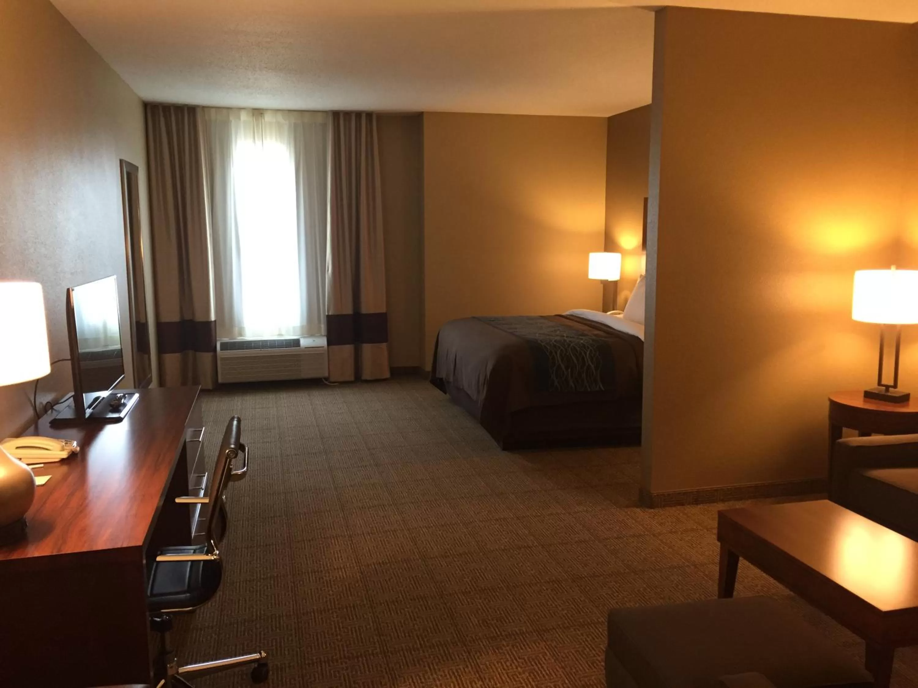 Bed in Comfort Inn & Suites Lynchburg Airport - University Area