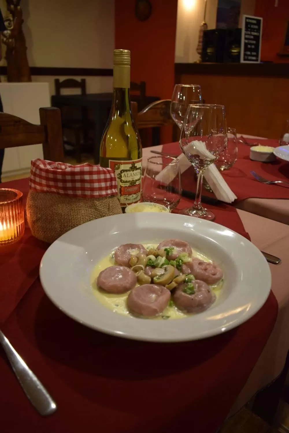 Restaurant/places to eat in Hotel Mora