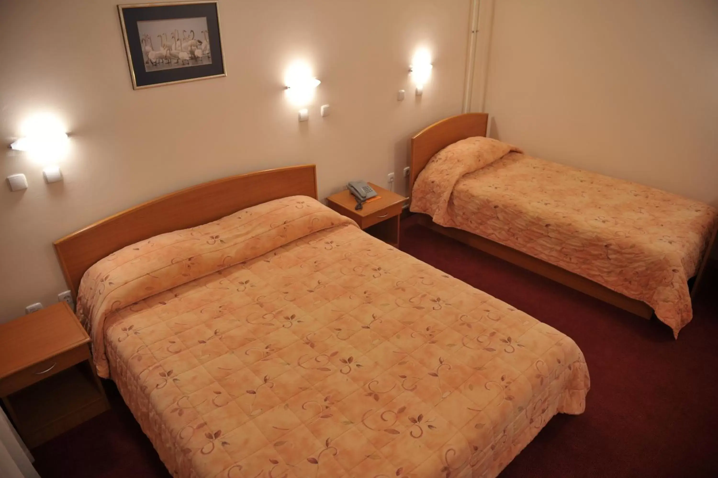 Triple Room in Hotel Fontana Triple Room in Hotel Fontana