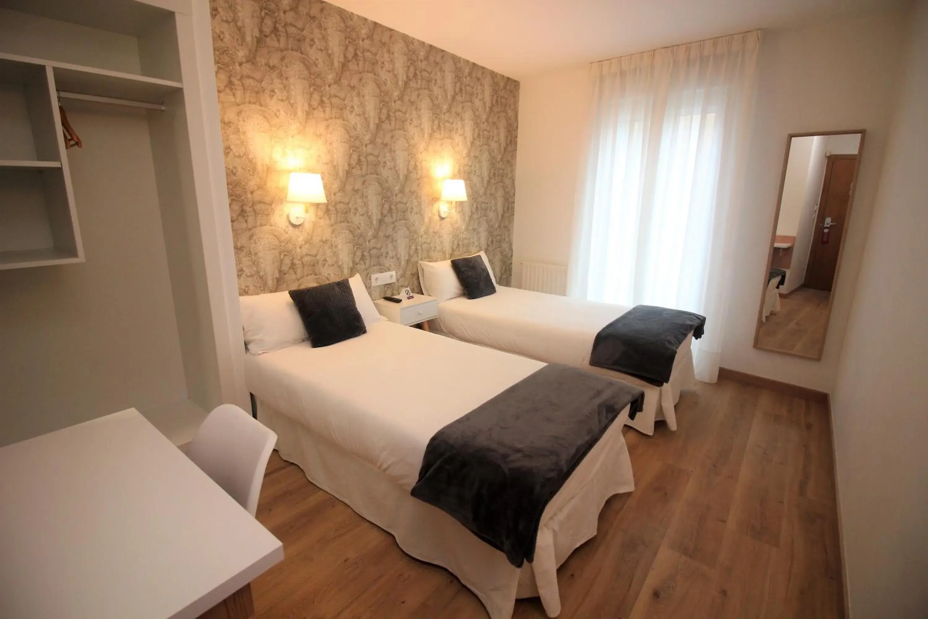 Twin Room - single occupancy in Hotel Vilagarcia Twin Room - single occupancy in Hotel Vilagarcia