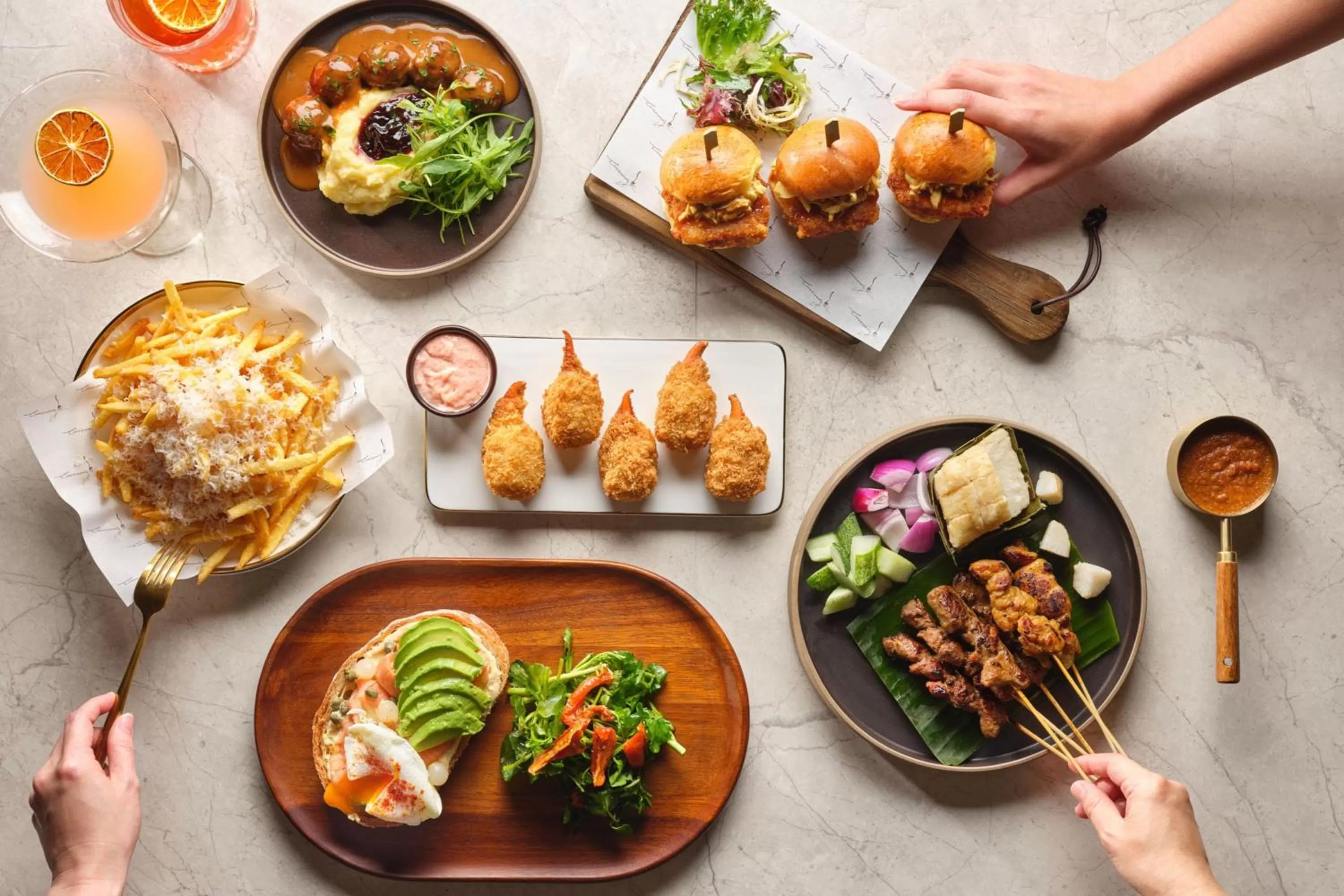 Lounge or bar in Singapore Marriott Tang Plaza Hotel