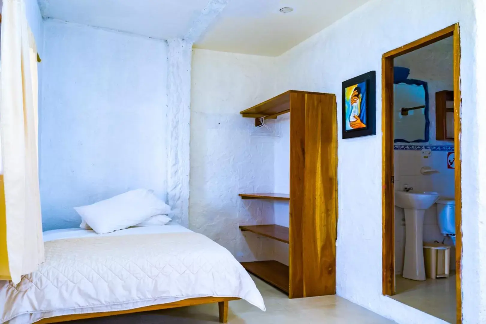 Single Room with Double Bed - single occupancy in Royal Galápagos Inn Single Room with Double Bed - single occupancy in Royal Galápagos Inn