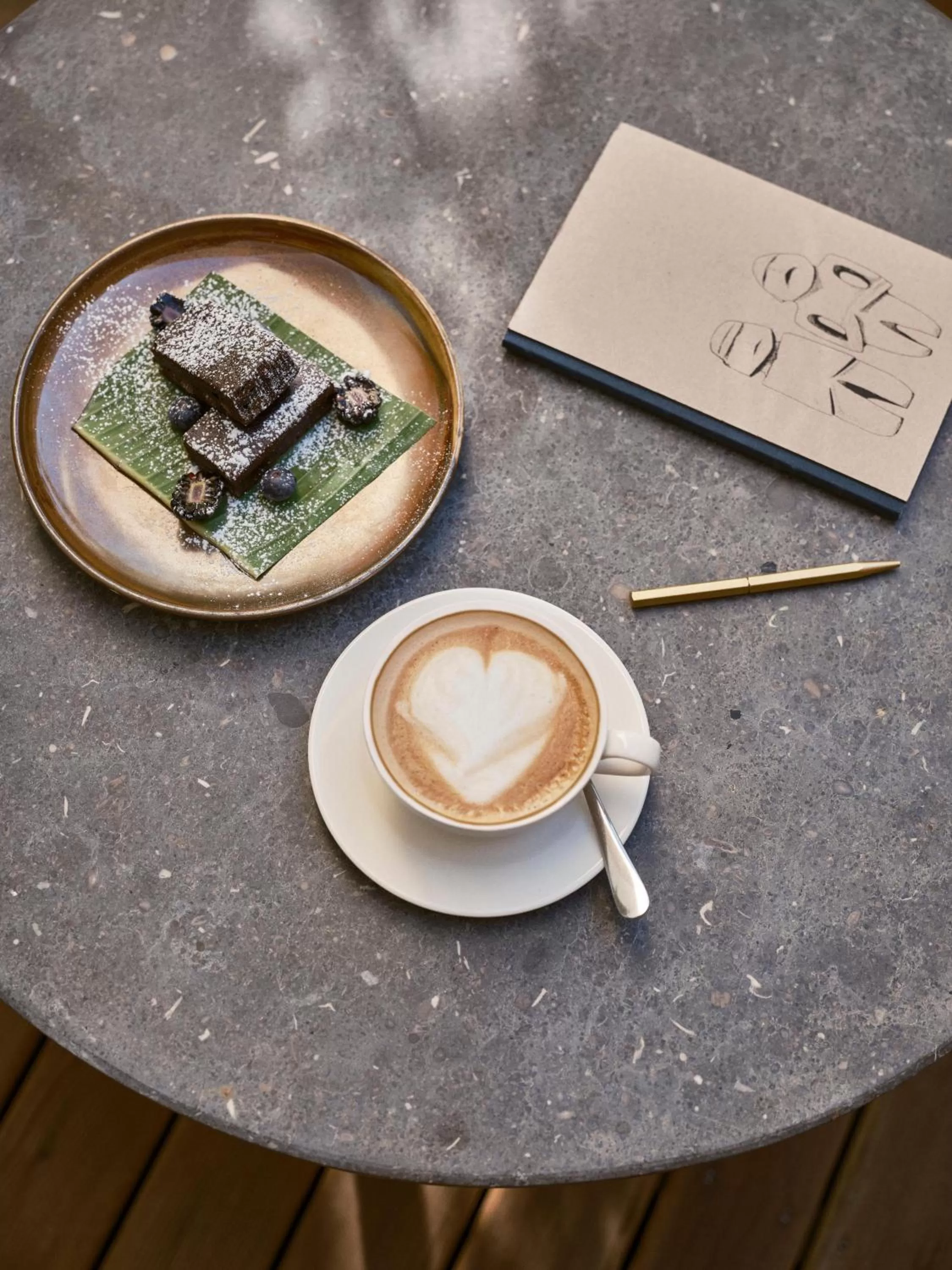 Photo of the whole room in Hotel Pulitzer Barcelona