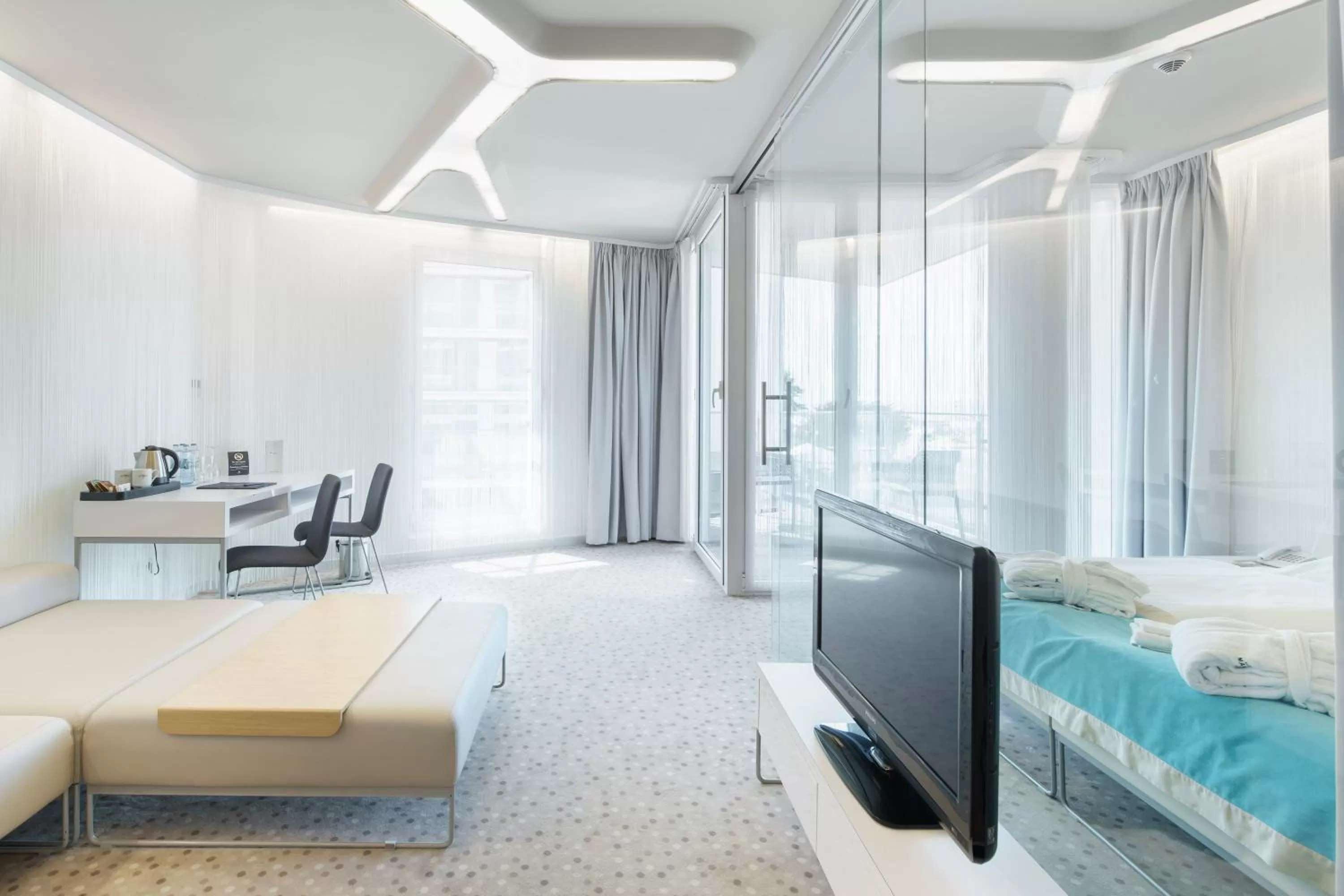 TV and multimedia, Bed in Ultra Marine by Zdrojowa