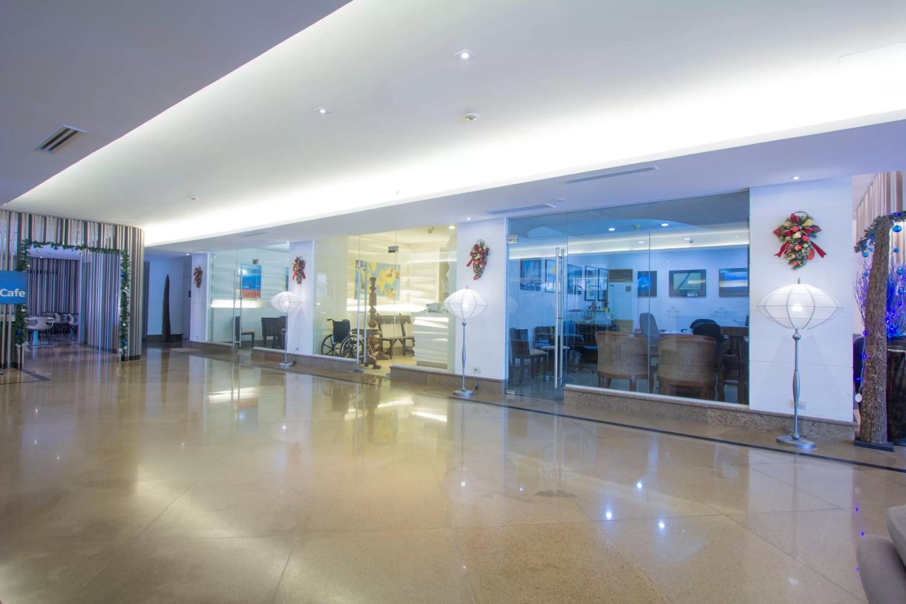 Business facilities in Crown Regency Suites Mactan