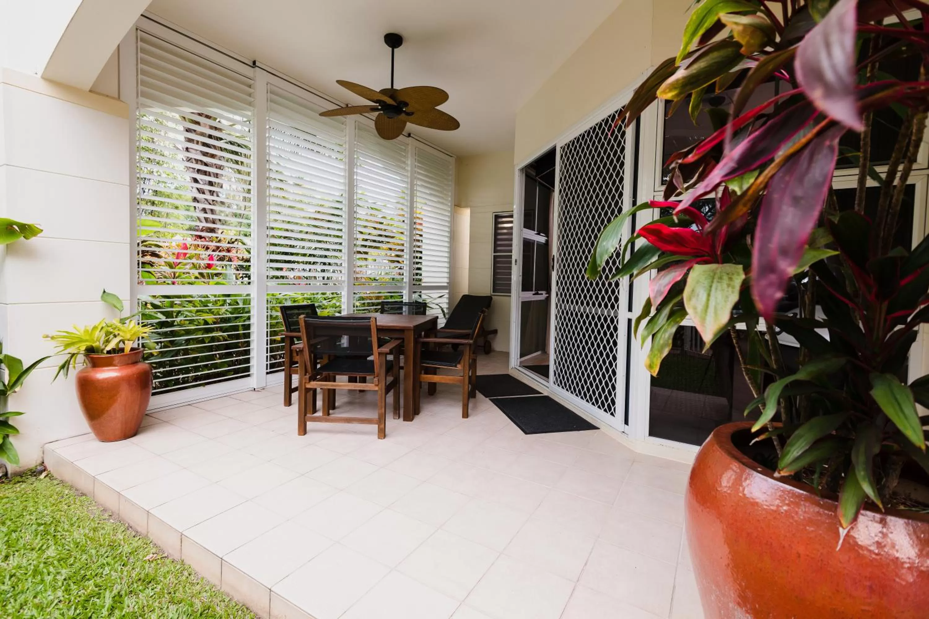 Patio in Villa Beach Palm Cove