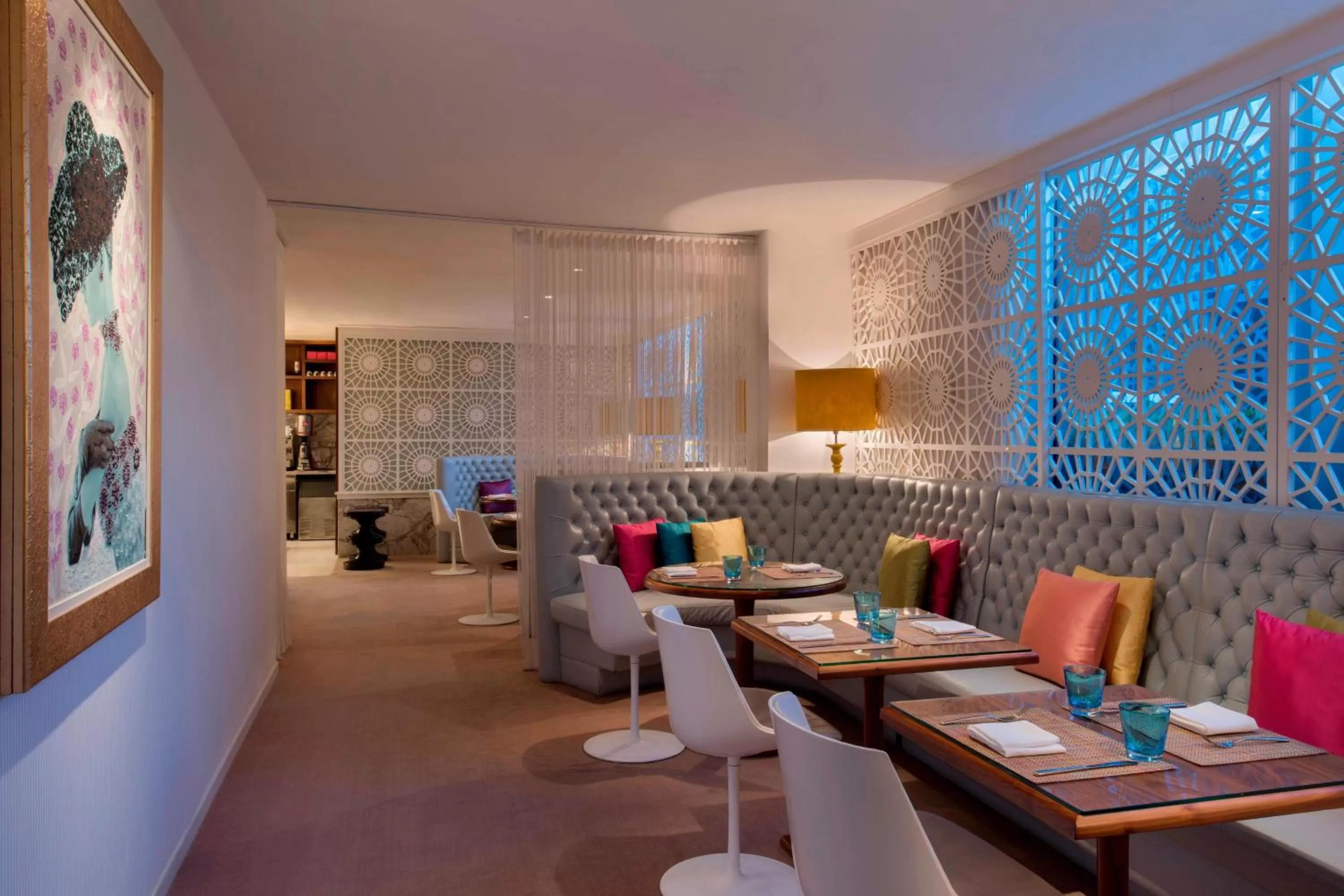 Restaurant/places to eat in W Doha