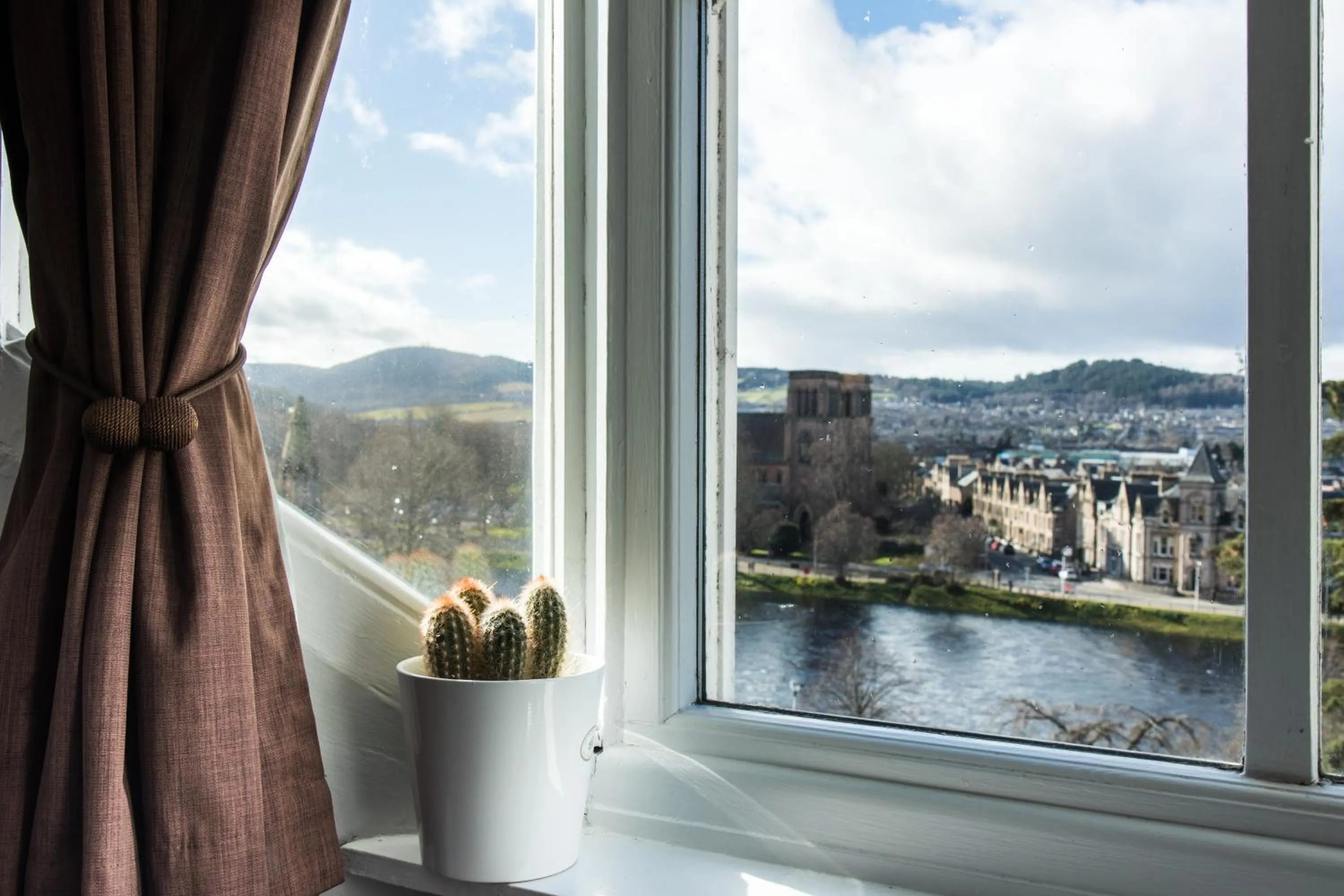 City view in Bazpackers