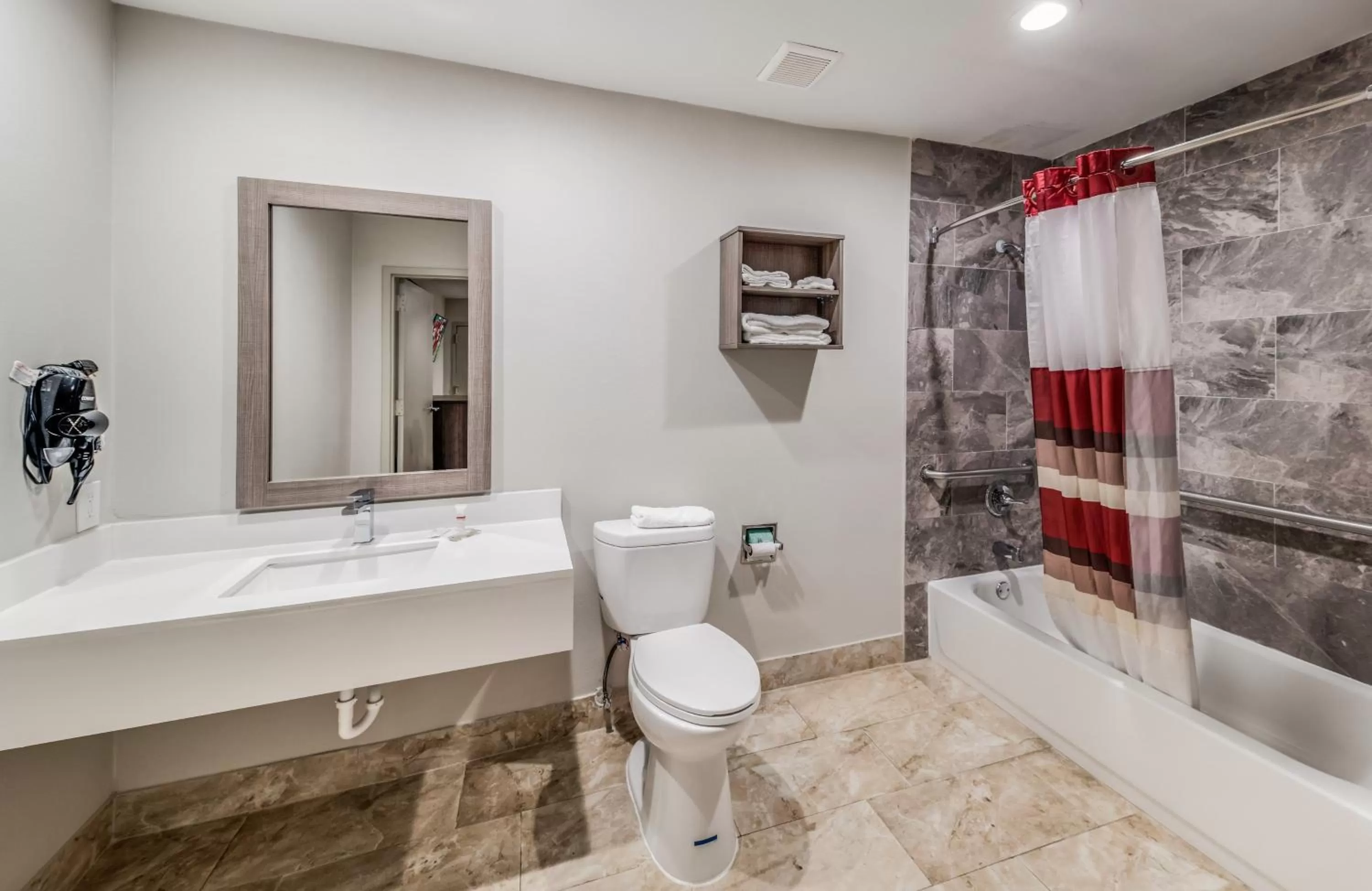 Bathroom in Red Roof Inn Lewisville