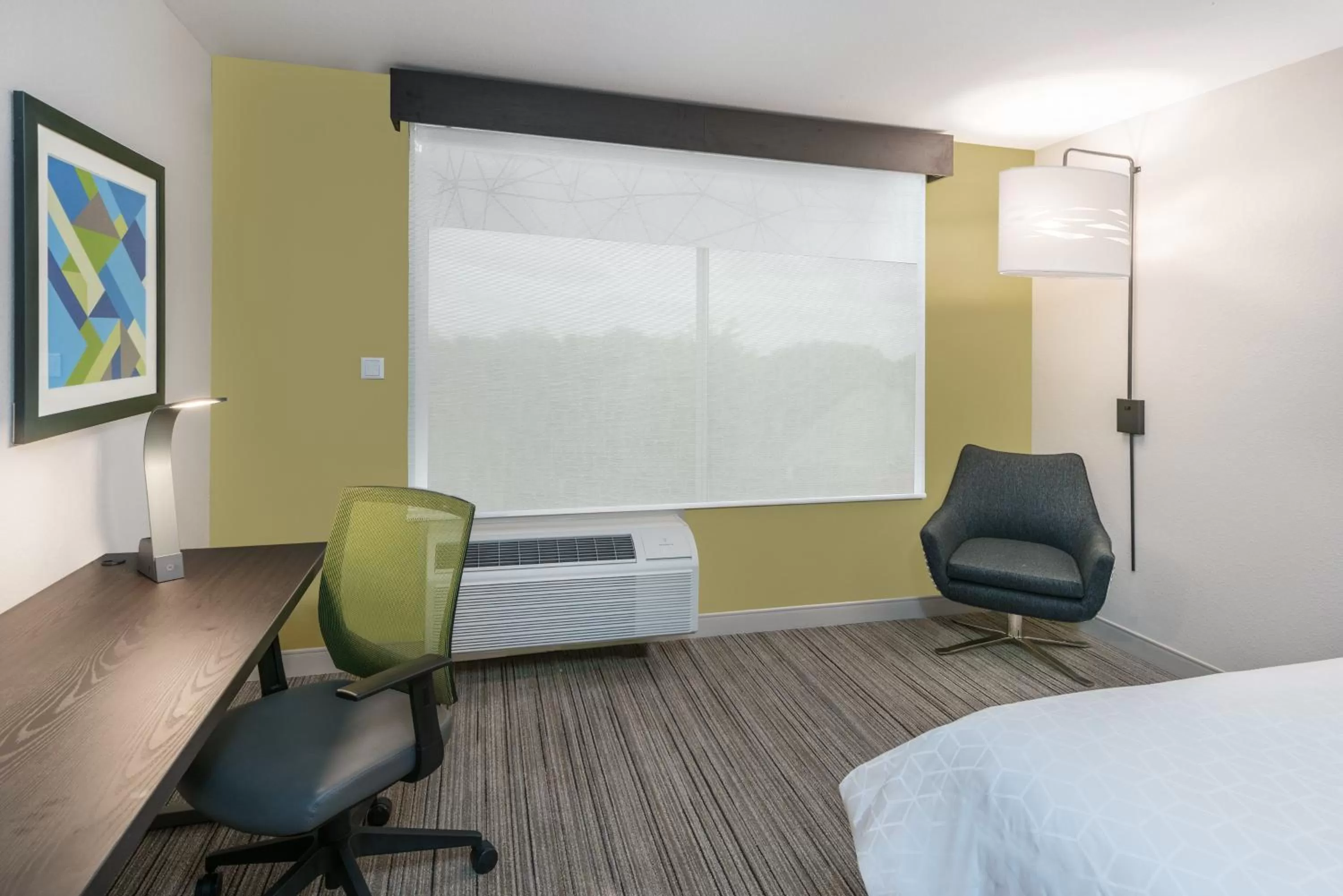 Photo of the whole room, Bed in Holiday Inn Express & Suites- Sugar Land SE - Missouri City by IHG
