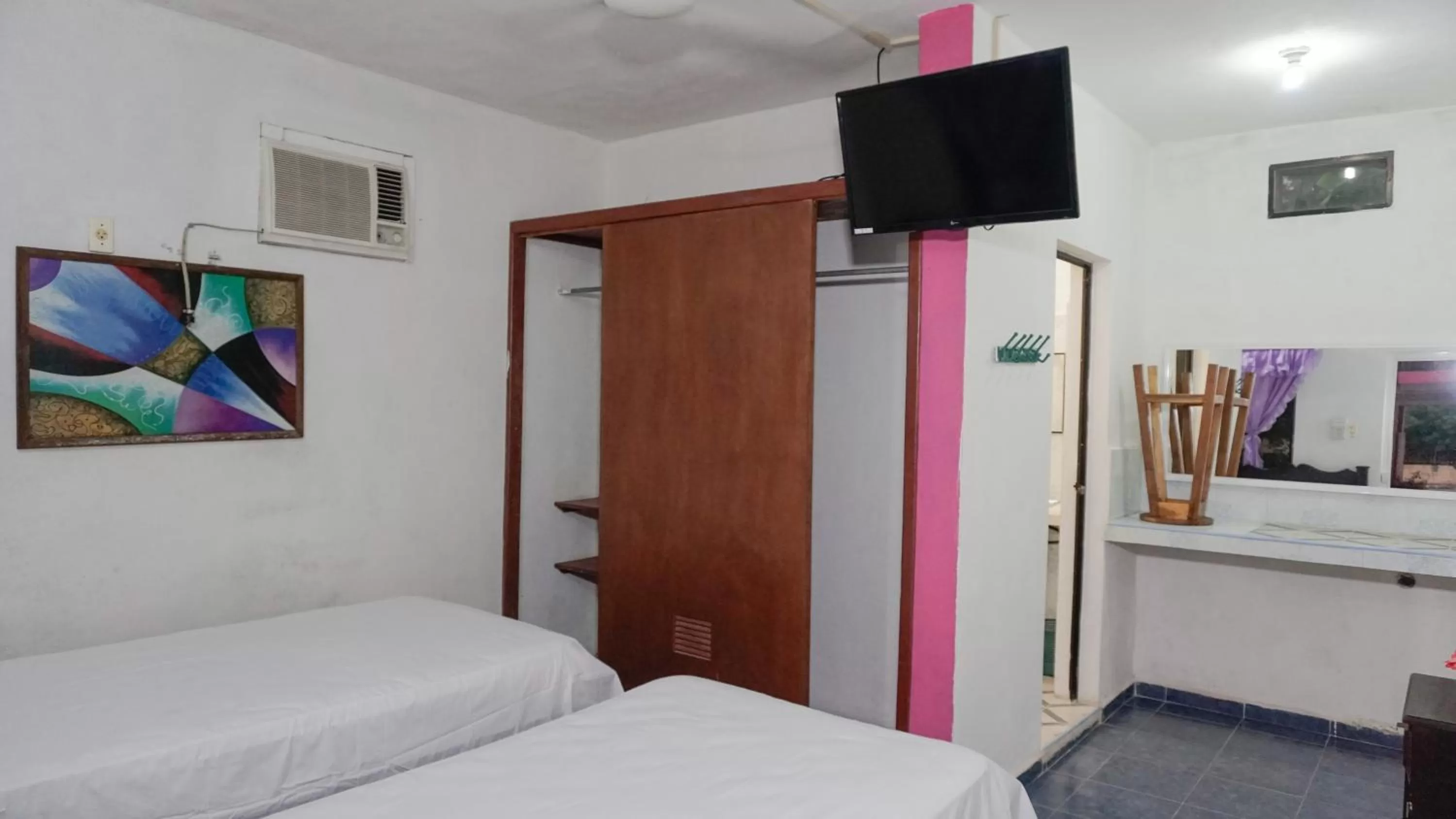 TV/Entertainment Center in Hotel D´Concepción