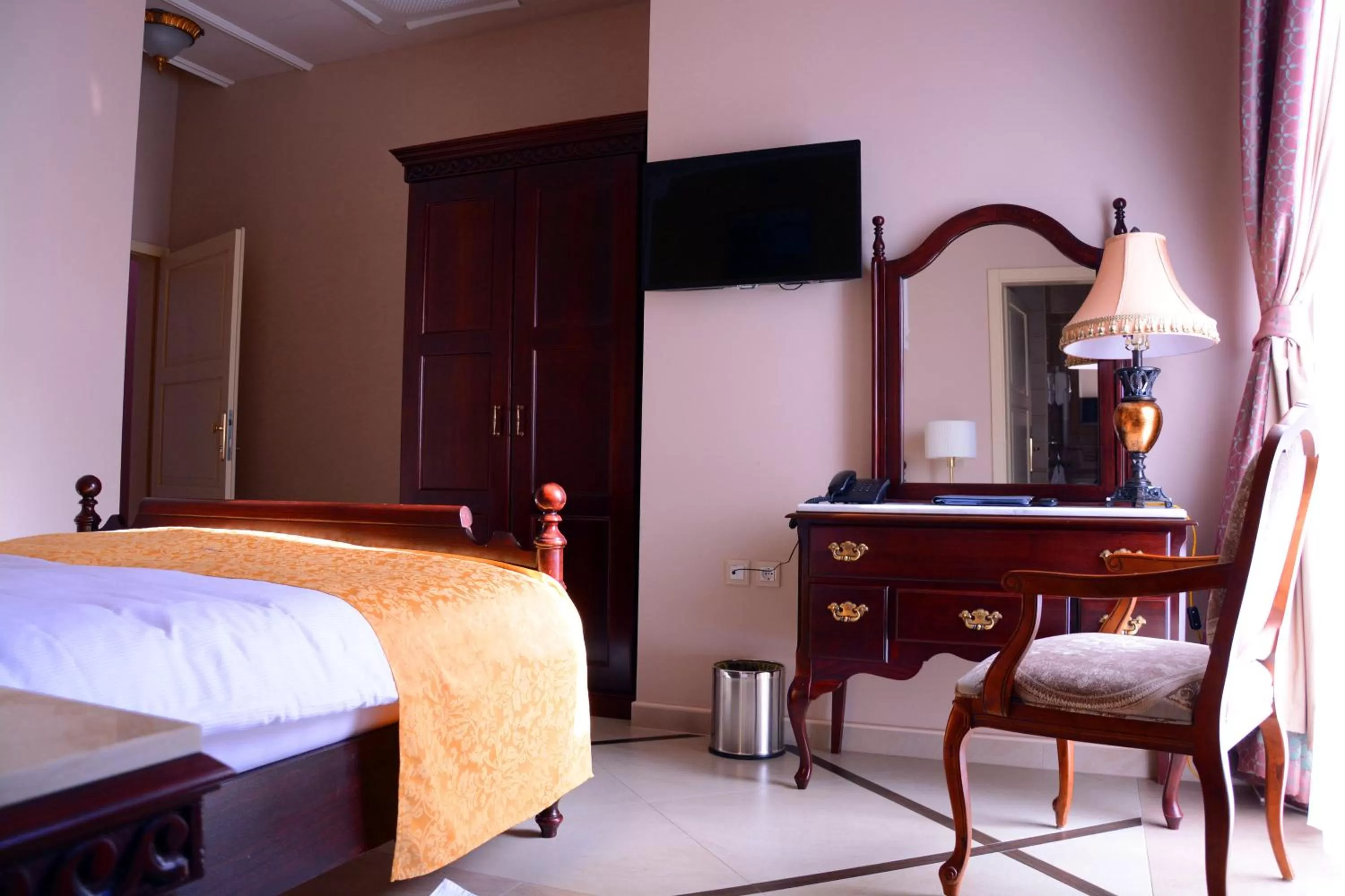 Bed in Arbia Dorka Heritage Palace