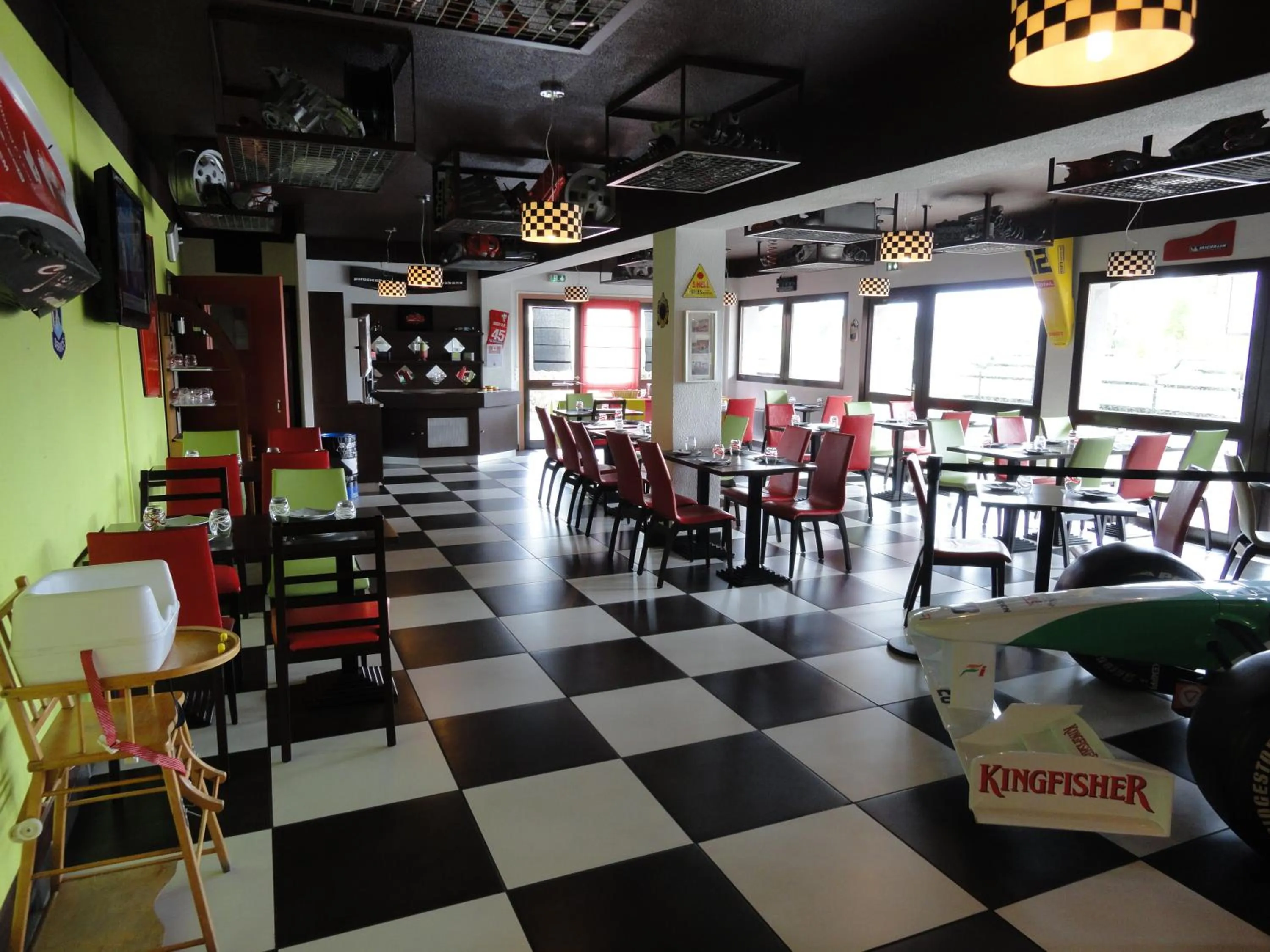 Restaurant/places to eat in Enzo Hotels Vierzon by Kyriad Direct