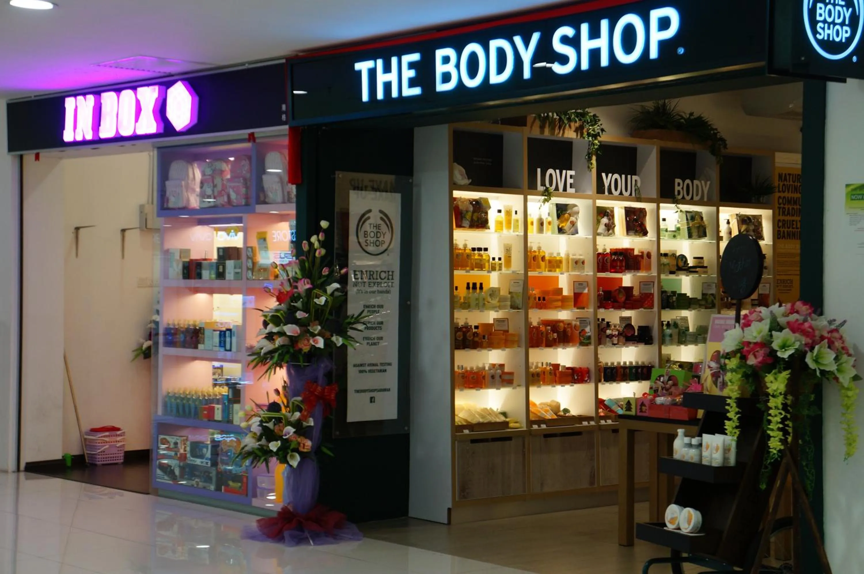 Area and facilities in Greens Hotel & Suites