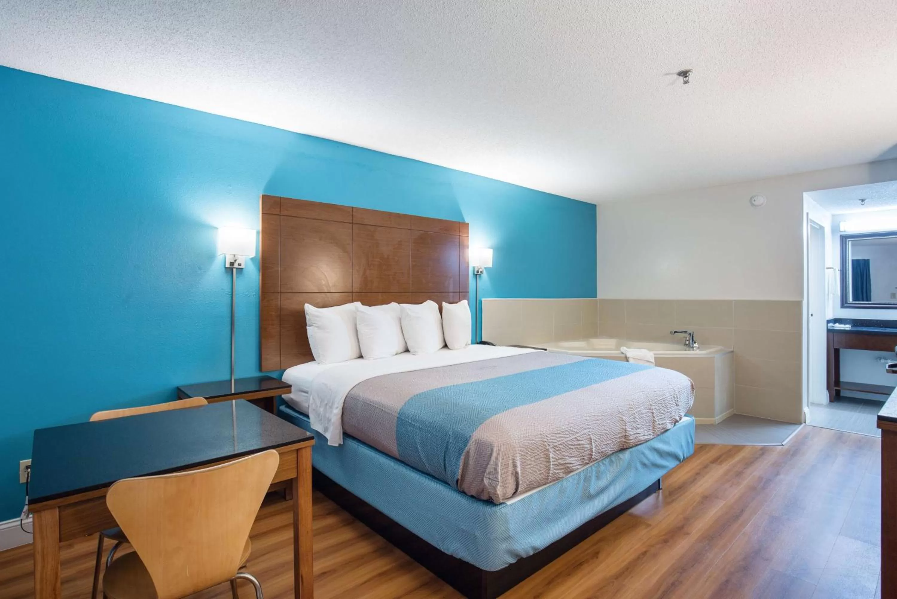 Photo of the whole room, Bed in Motel 6-Albany, GA