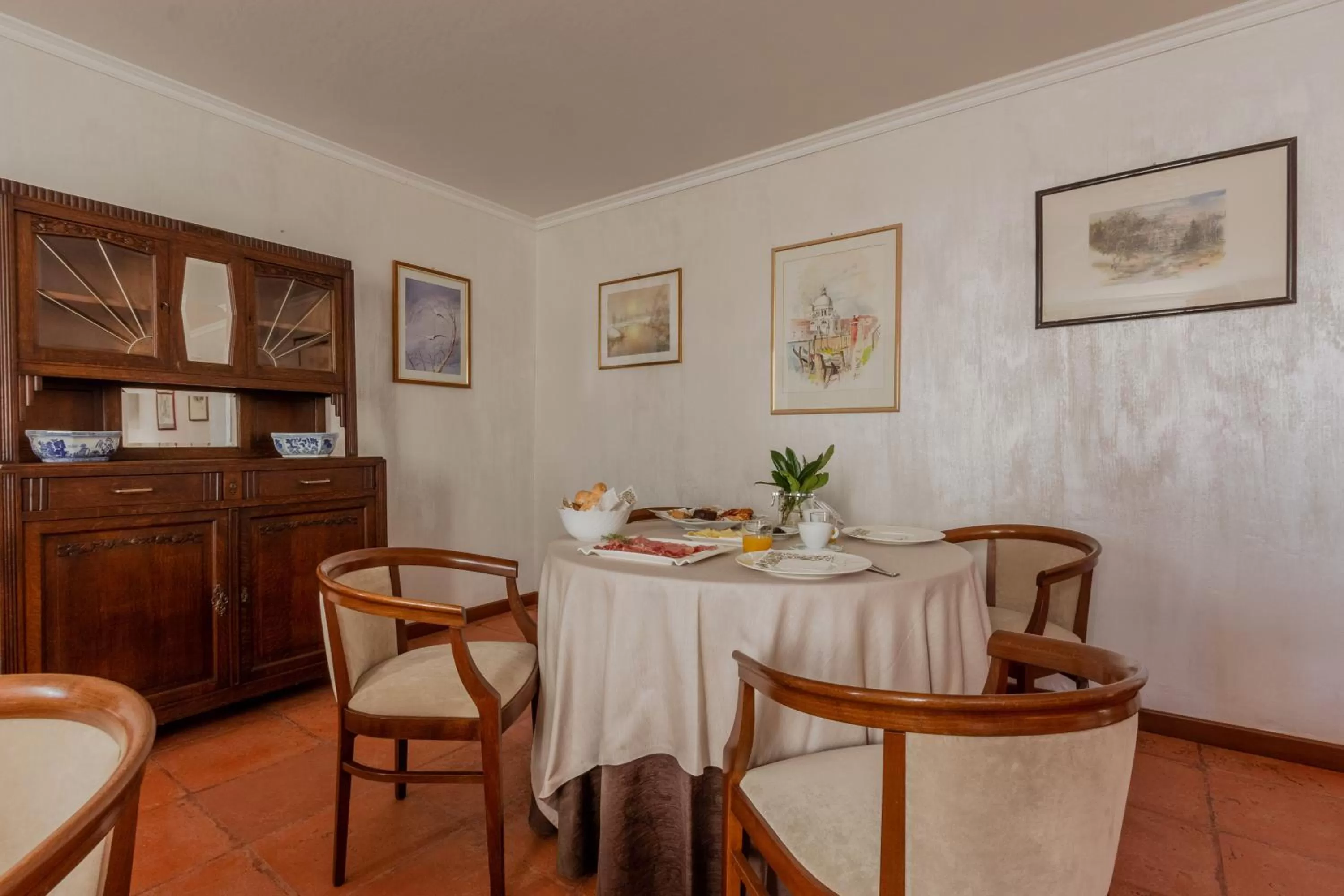 Continental breakfast in Ciasa De Gahja