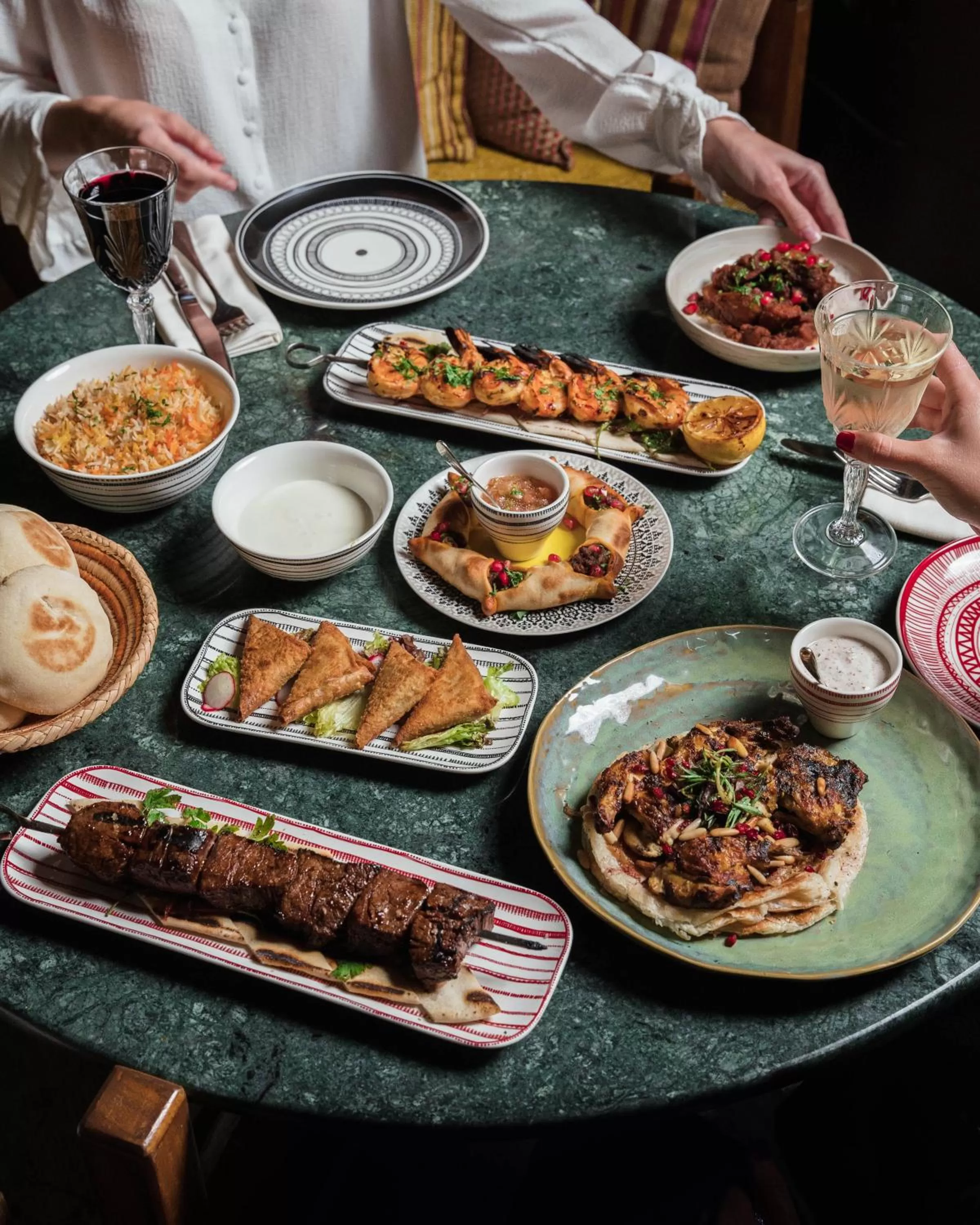 Restaurant/places to eat in Jumeirah Emirates Towers