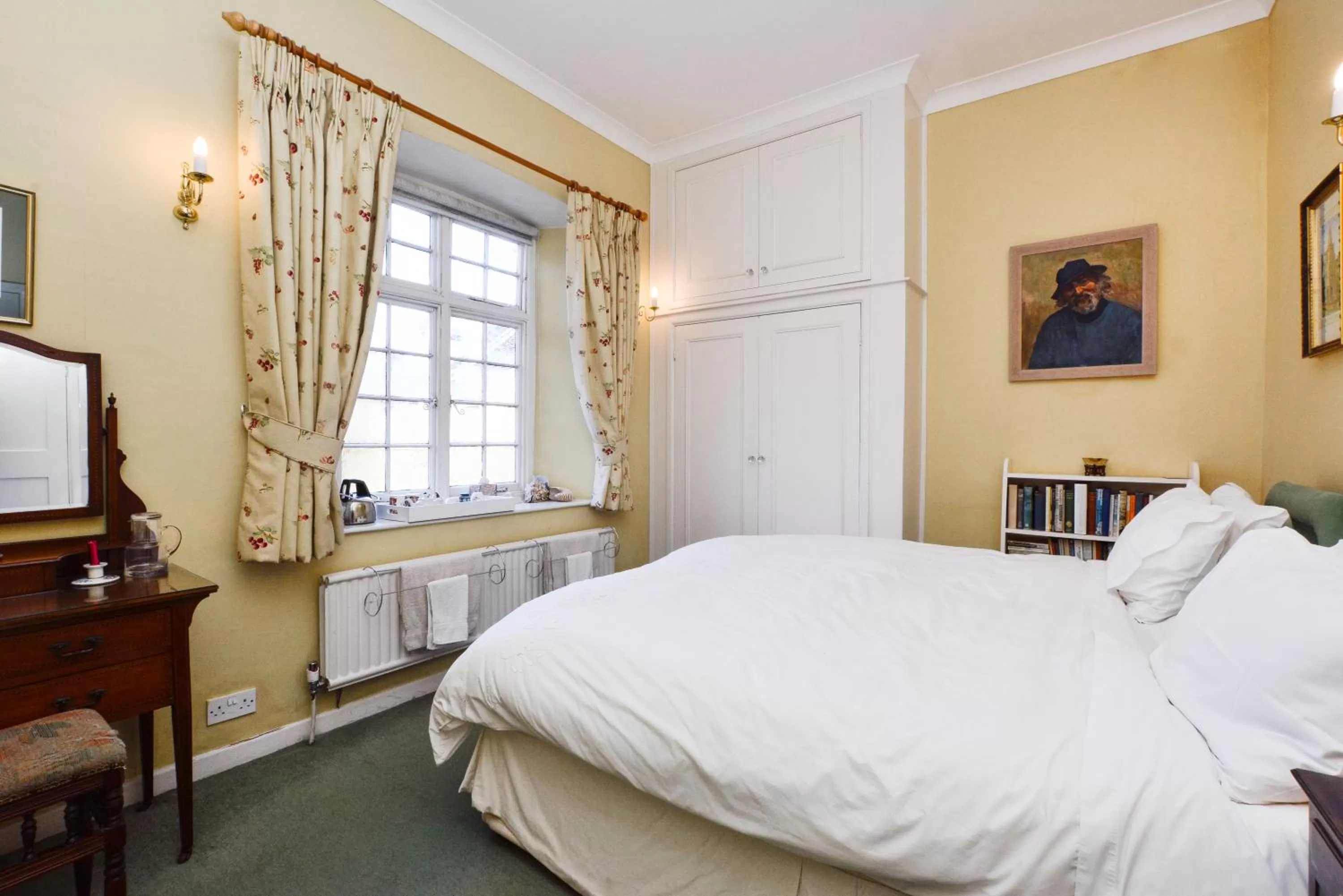 Bedroom, Bed in The Old School