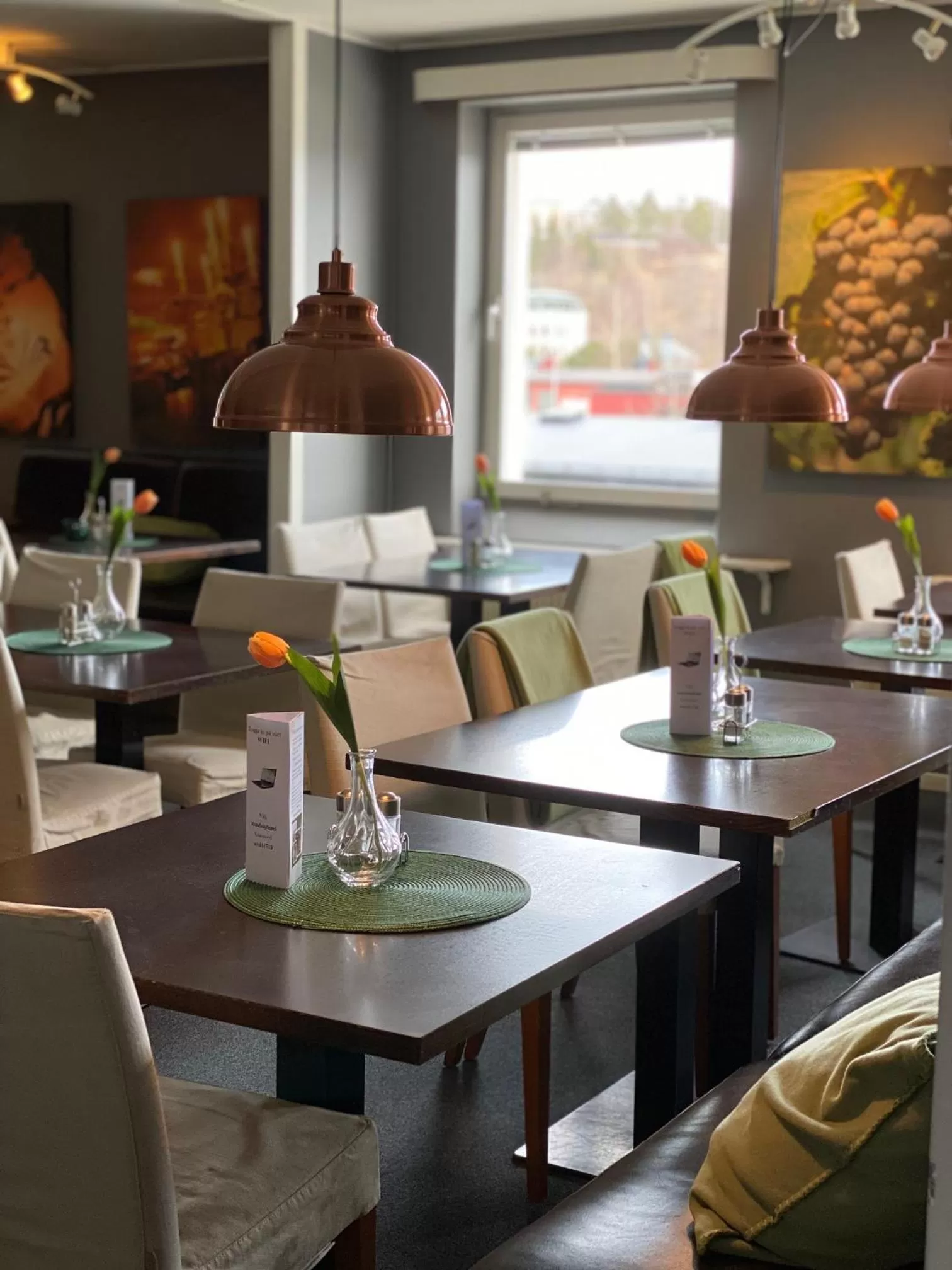 Restaurant/places to eat in Strand City Hotel