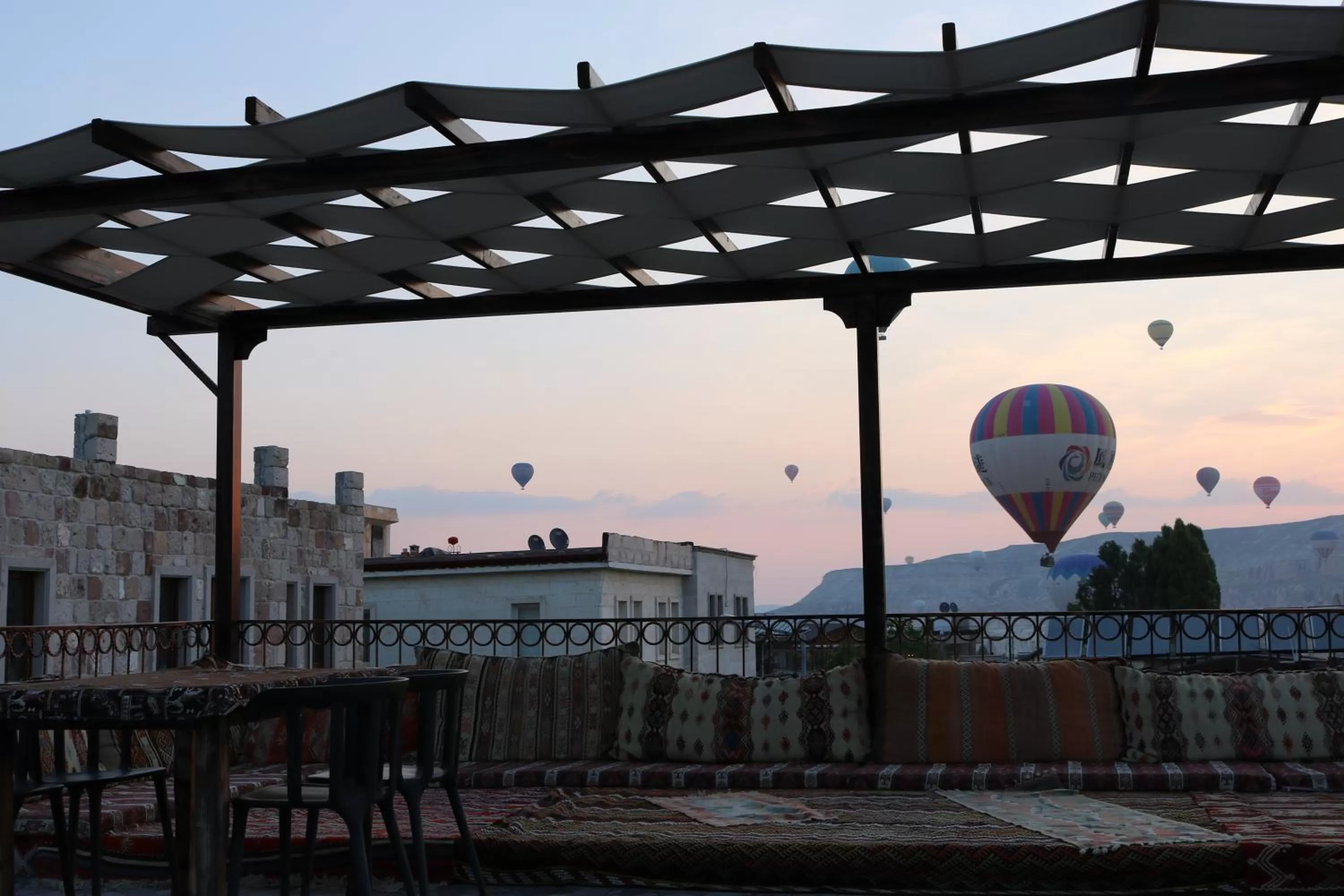 Sunrise in Epoch Stone House