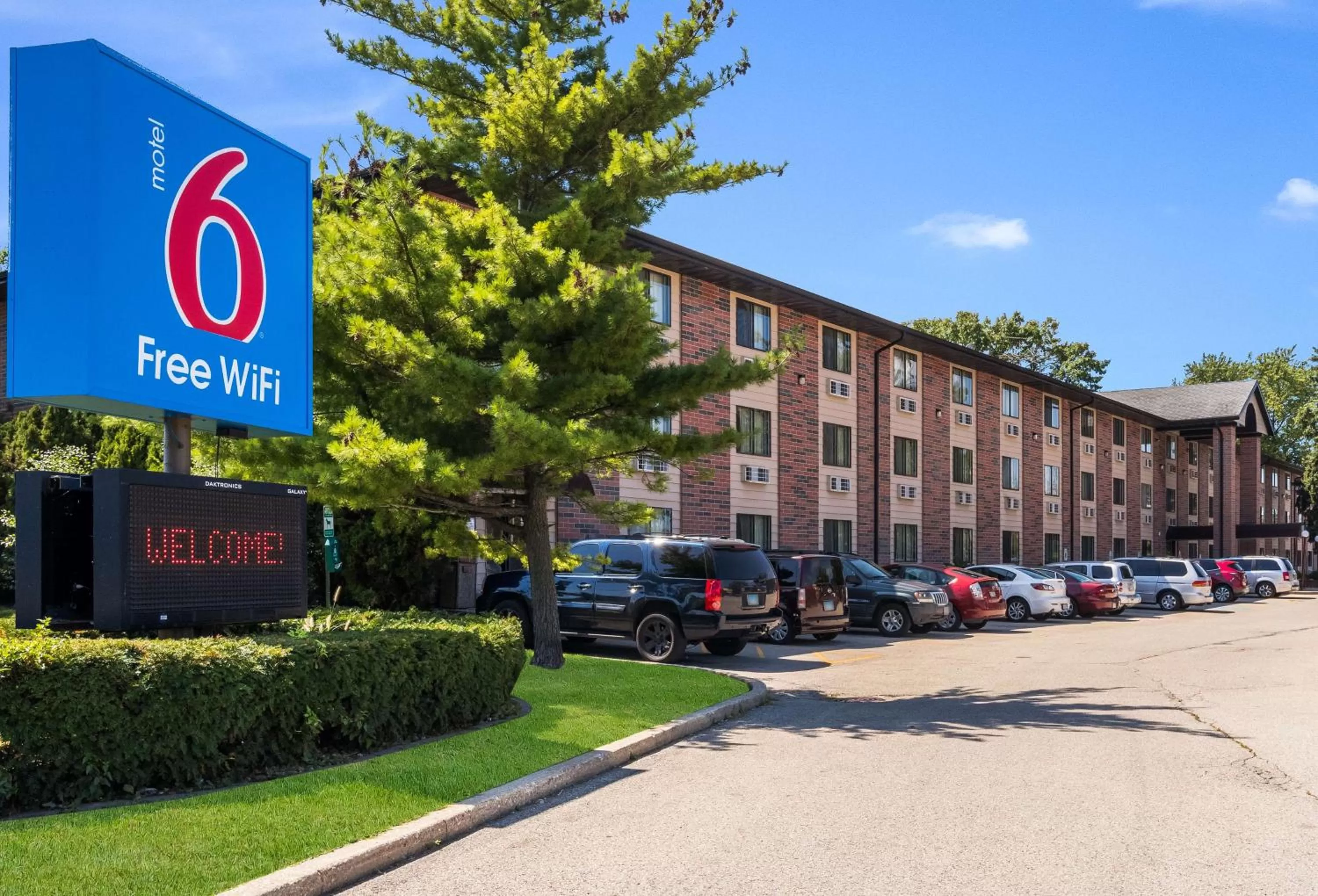 Property building in Motel 6-Prospect Heights, IL