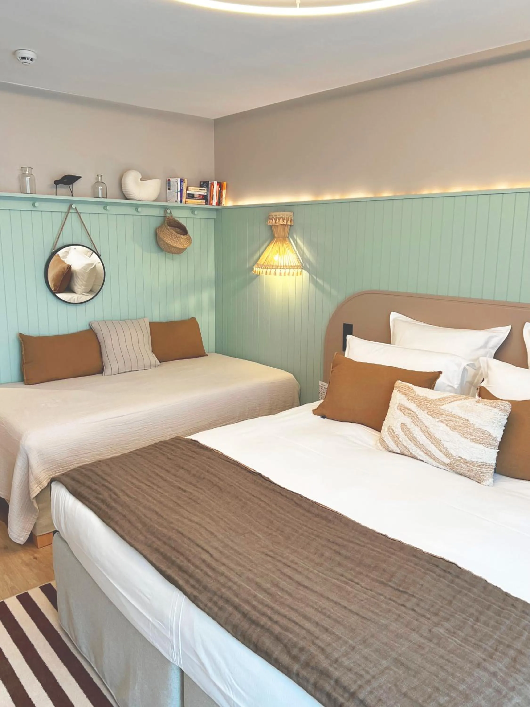 Bedroom, Bed in Emeria Dinard Thalasso Spa