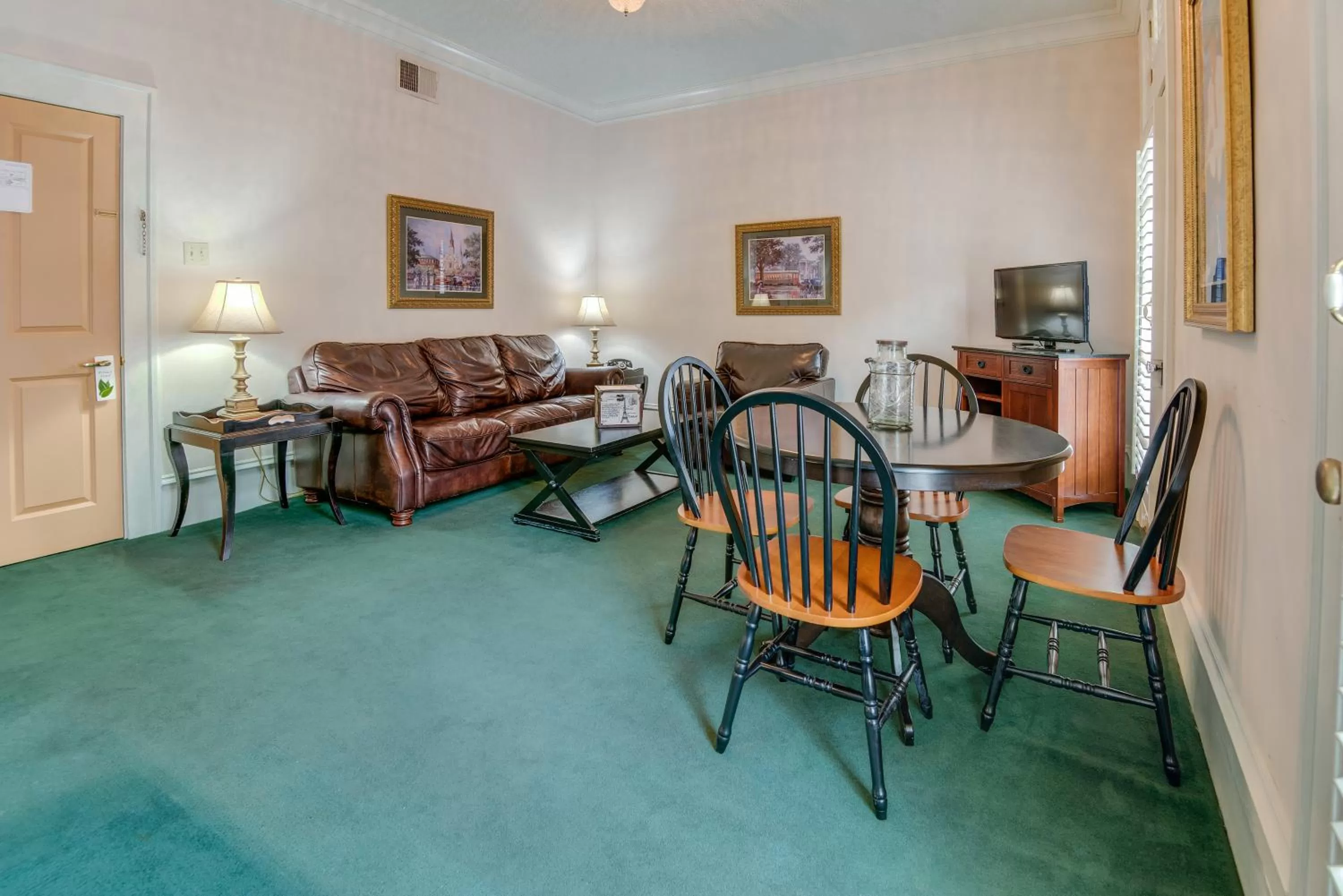 Living room in Chateau Orleans