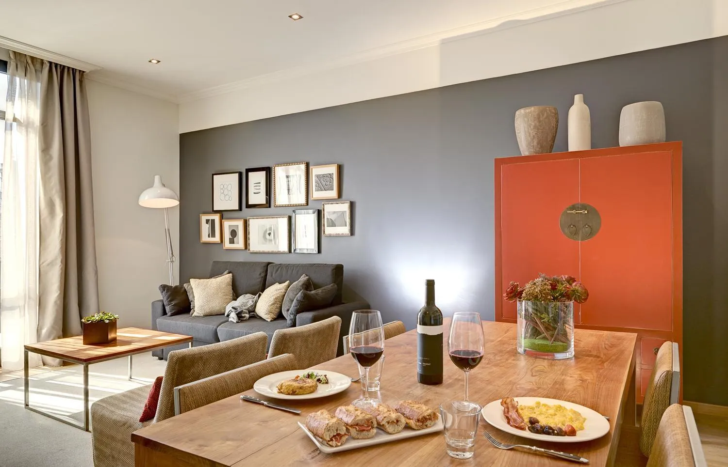 Dining area in Apartments Sixtyfour