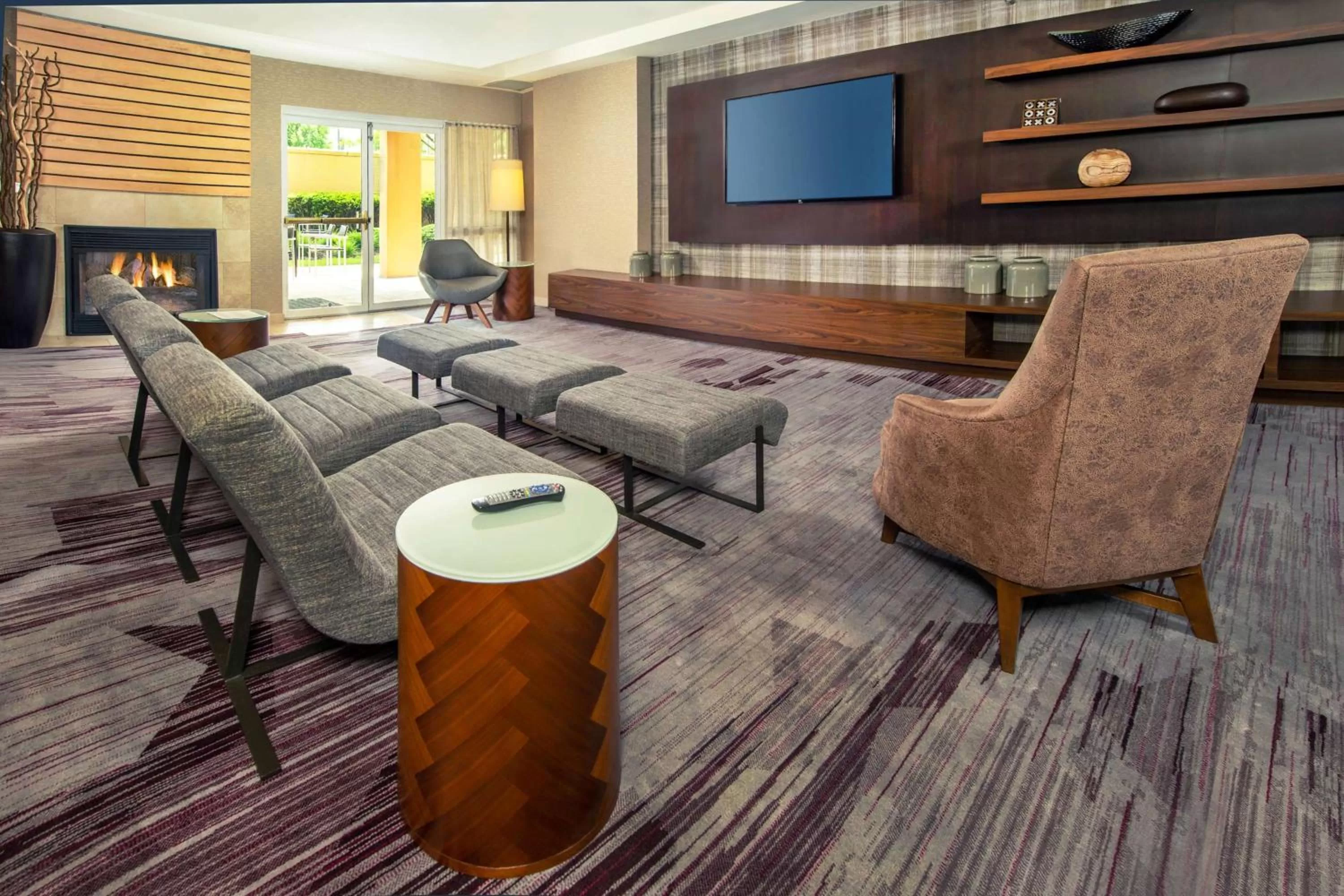 Lobby or reception in Sonesta Select Allentown Bethlehem Airport