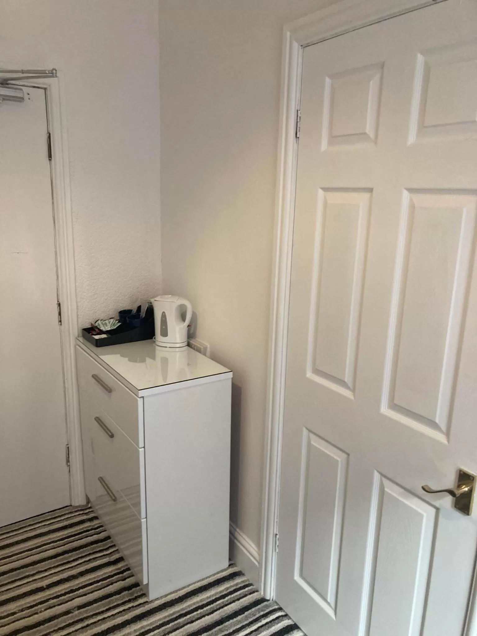 Kitchen/Kitchenette in The New Astoria Hotel