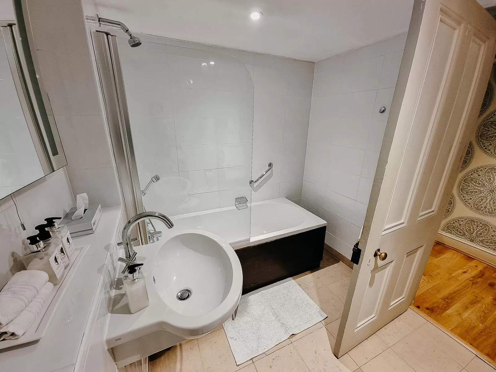 Toilet, Bathroom in Verzon House