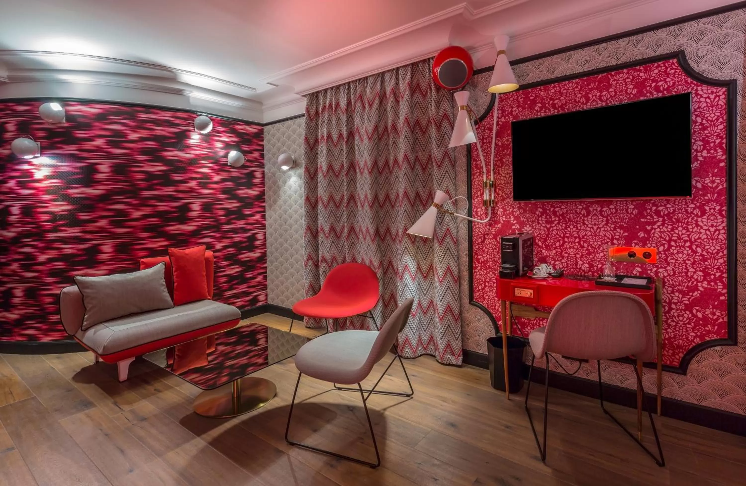 Photo of the whole room in Idol Hotel