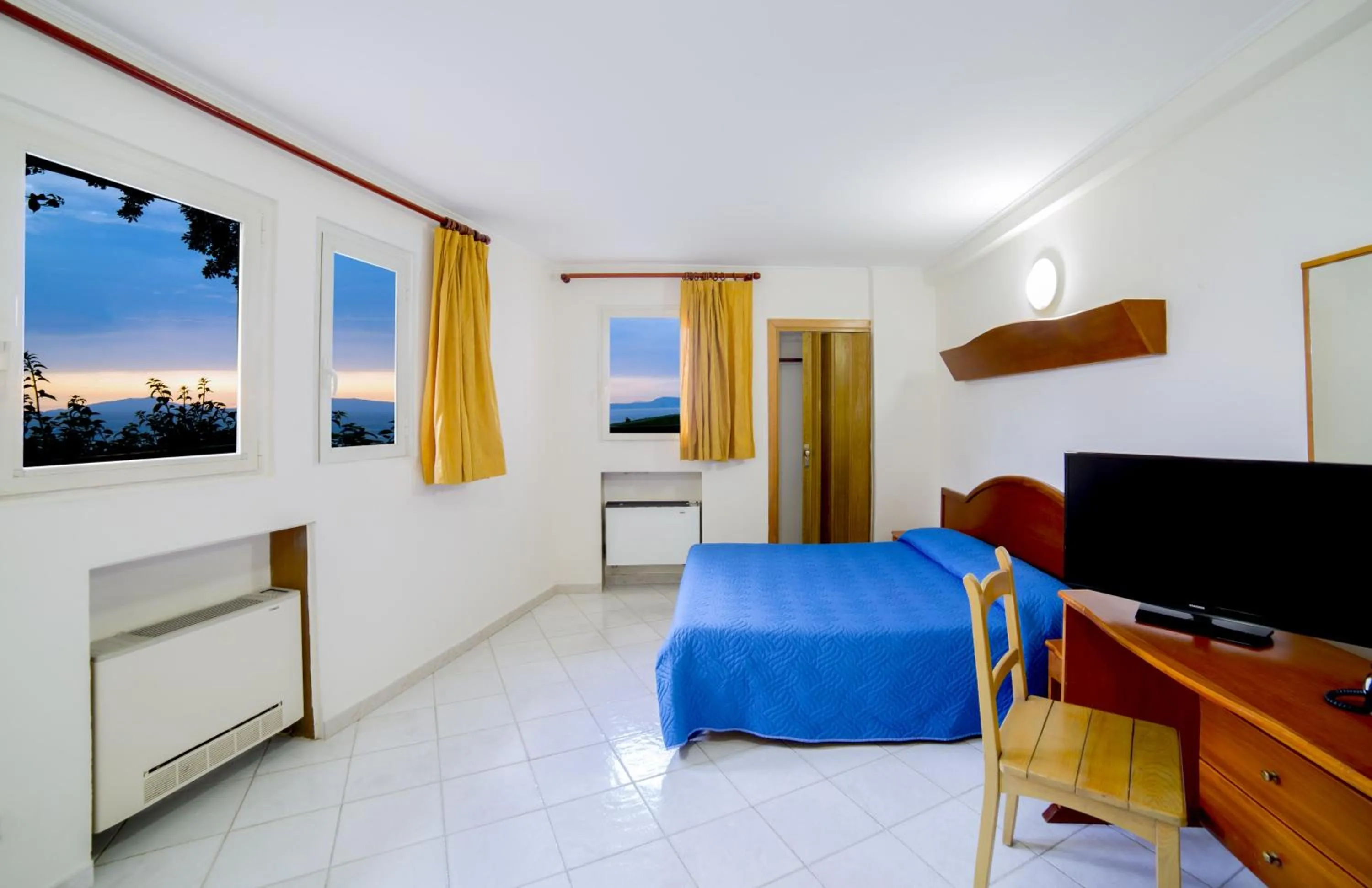 Photo of the whole room in HR Hotel & Spa