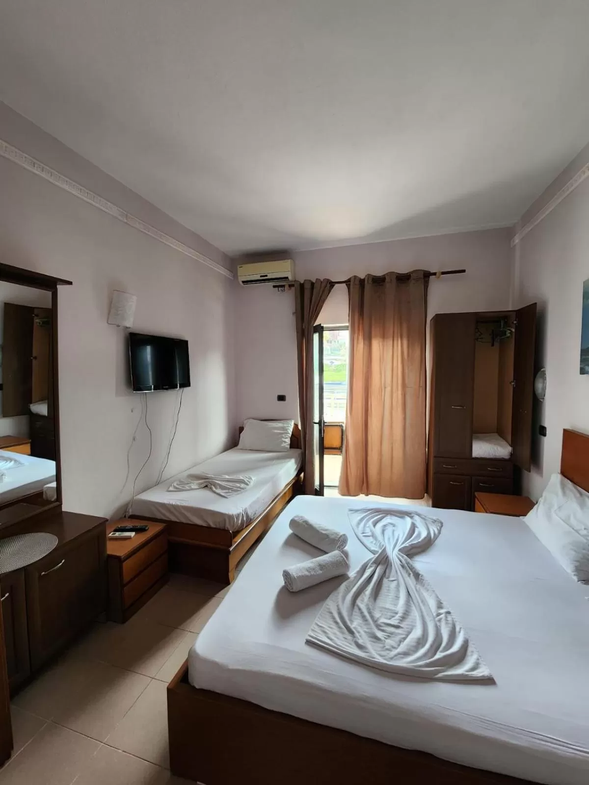 room service in Seashell Beach Rooms