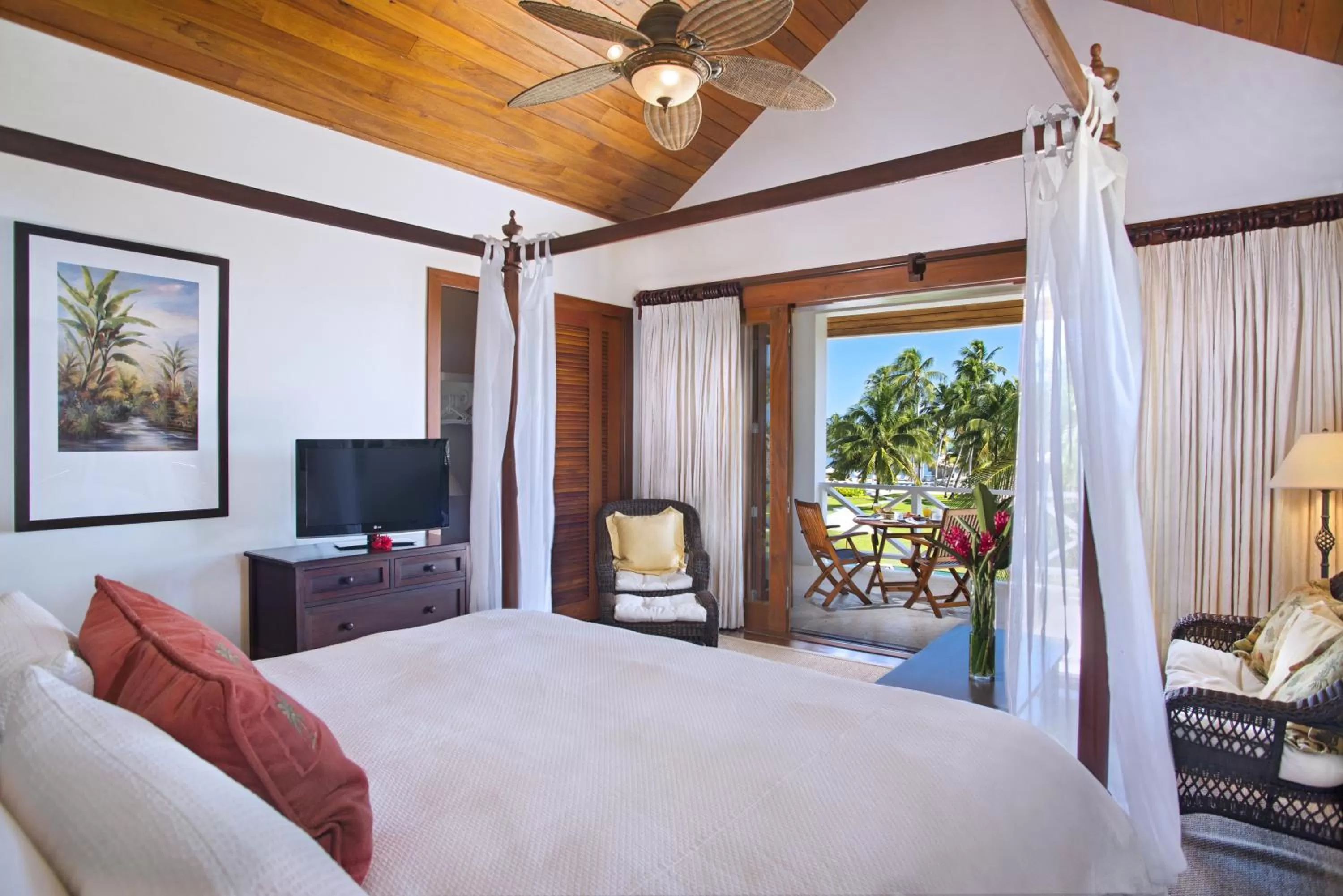 Bedroom, Bed in Victoria House Resort & Spa
