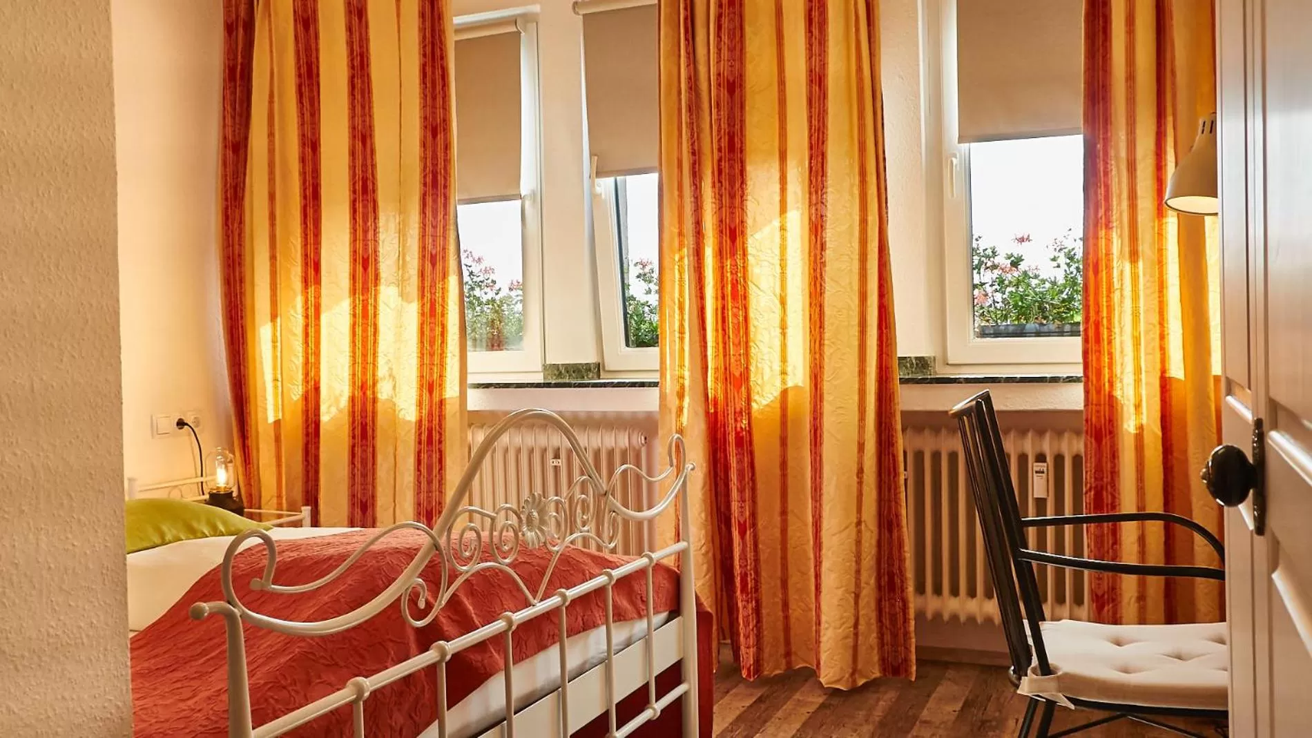 Bedroom, Bed in Hotel 3 Könige