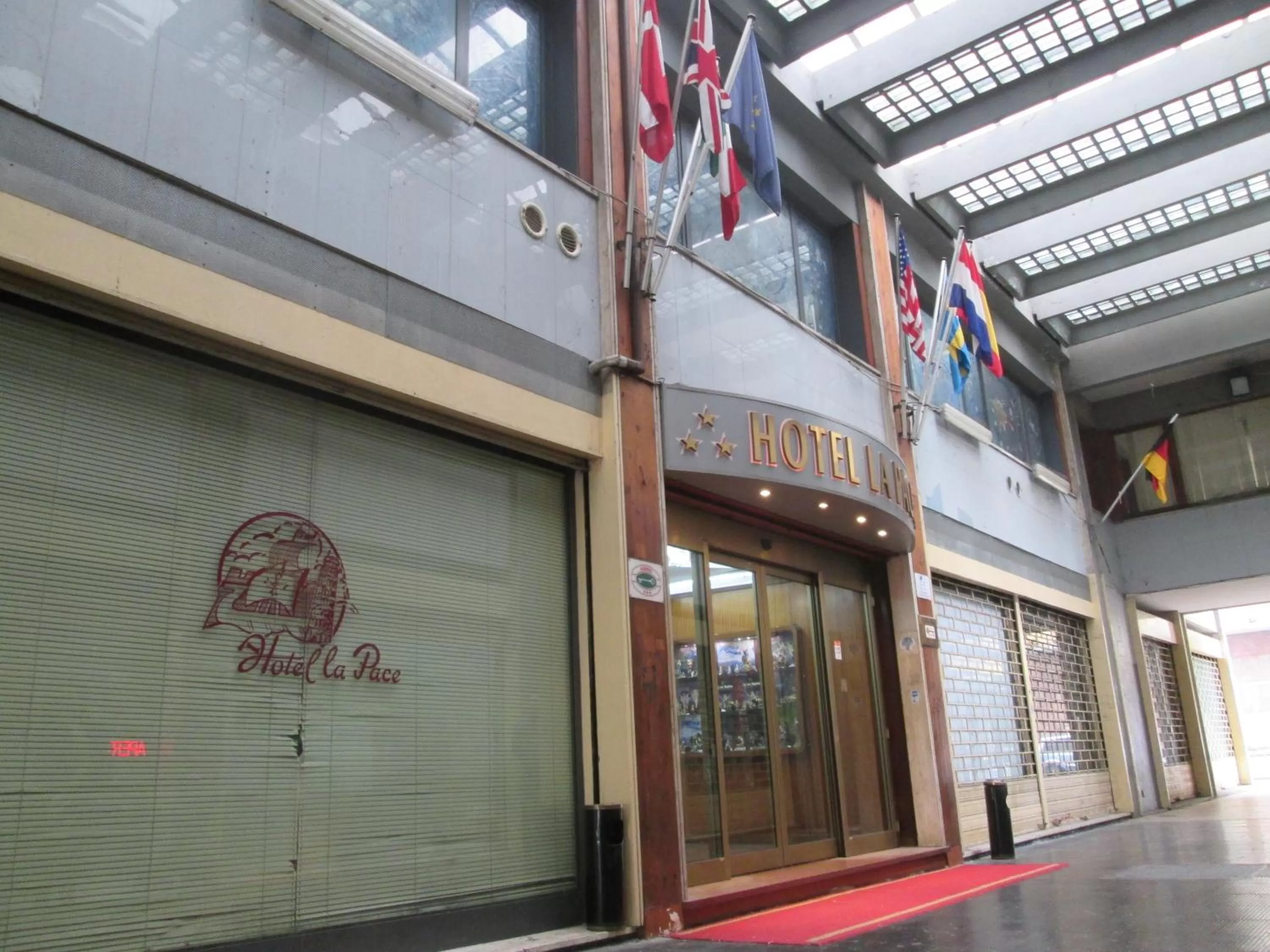 Facade/entrance in Hotel La Pace