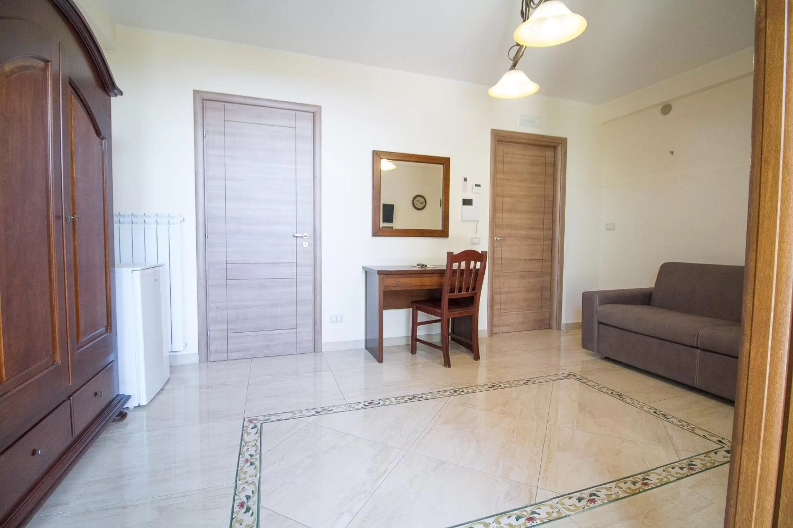 Communal lounge/ TV room in Etna Royal View