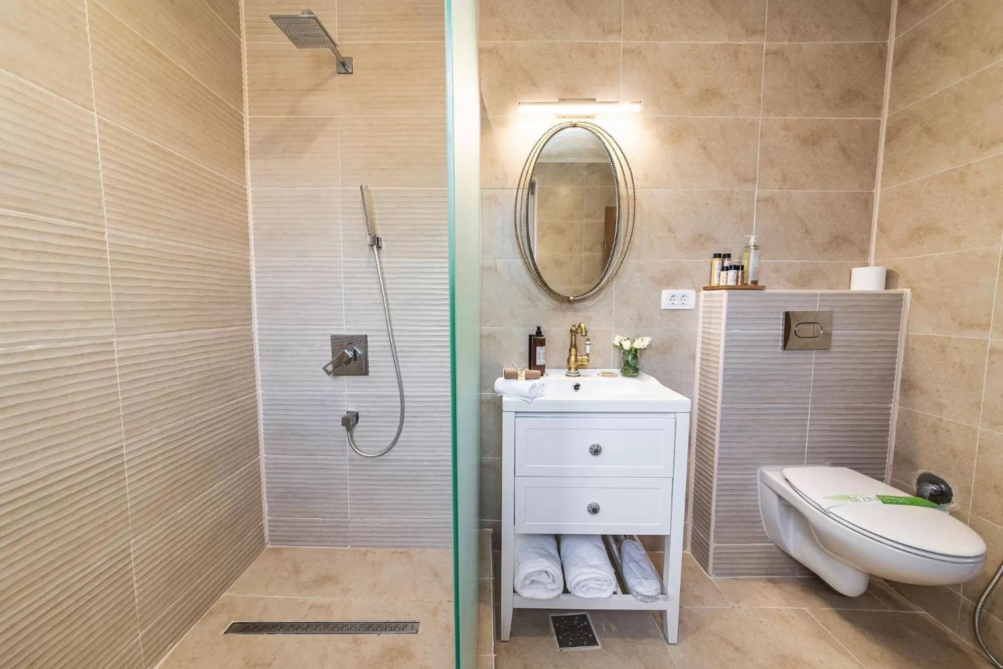 Bathroom in Nikolas Haus Central Location with Free Parking