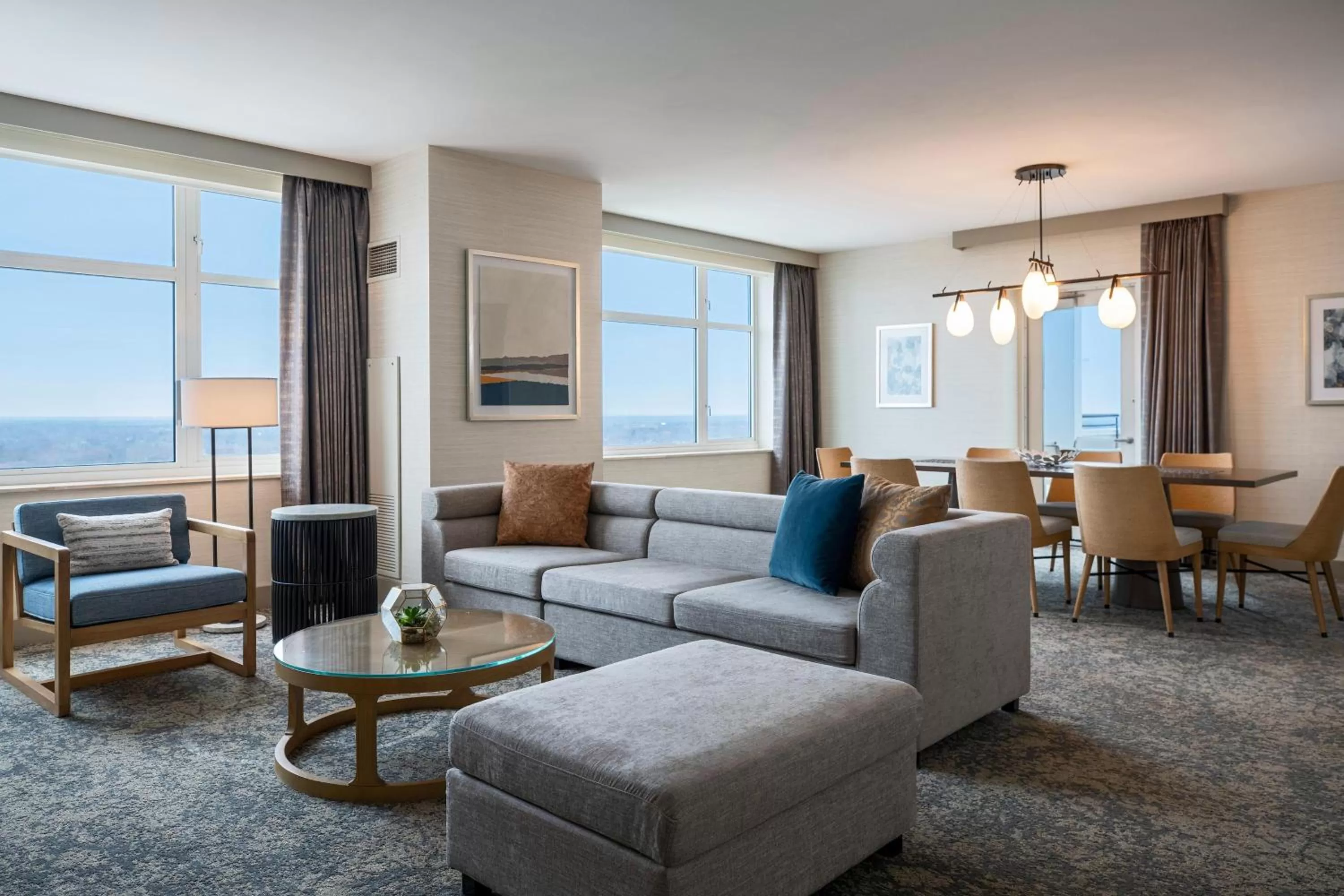 Photo of the whole room in The Westin Chicago Lombard