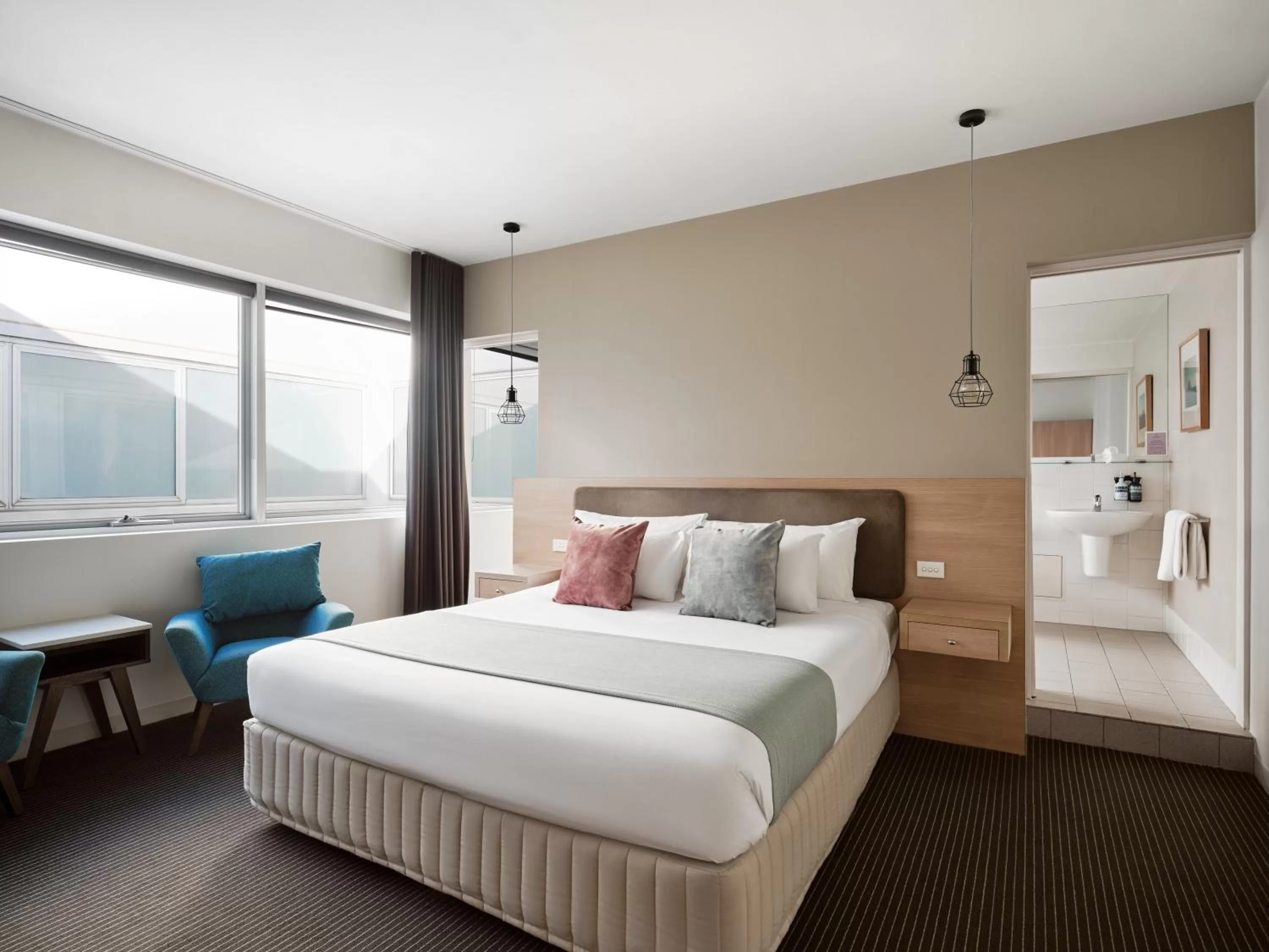 Bed in Saint Kilda Beach Hotel
