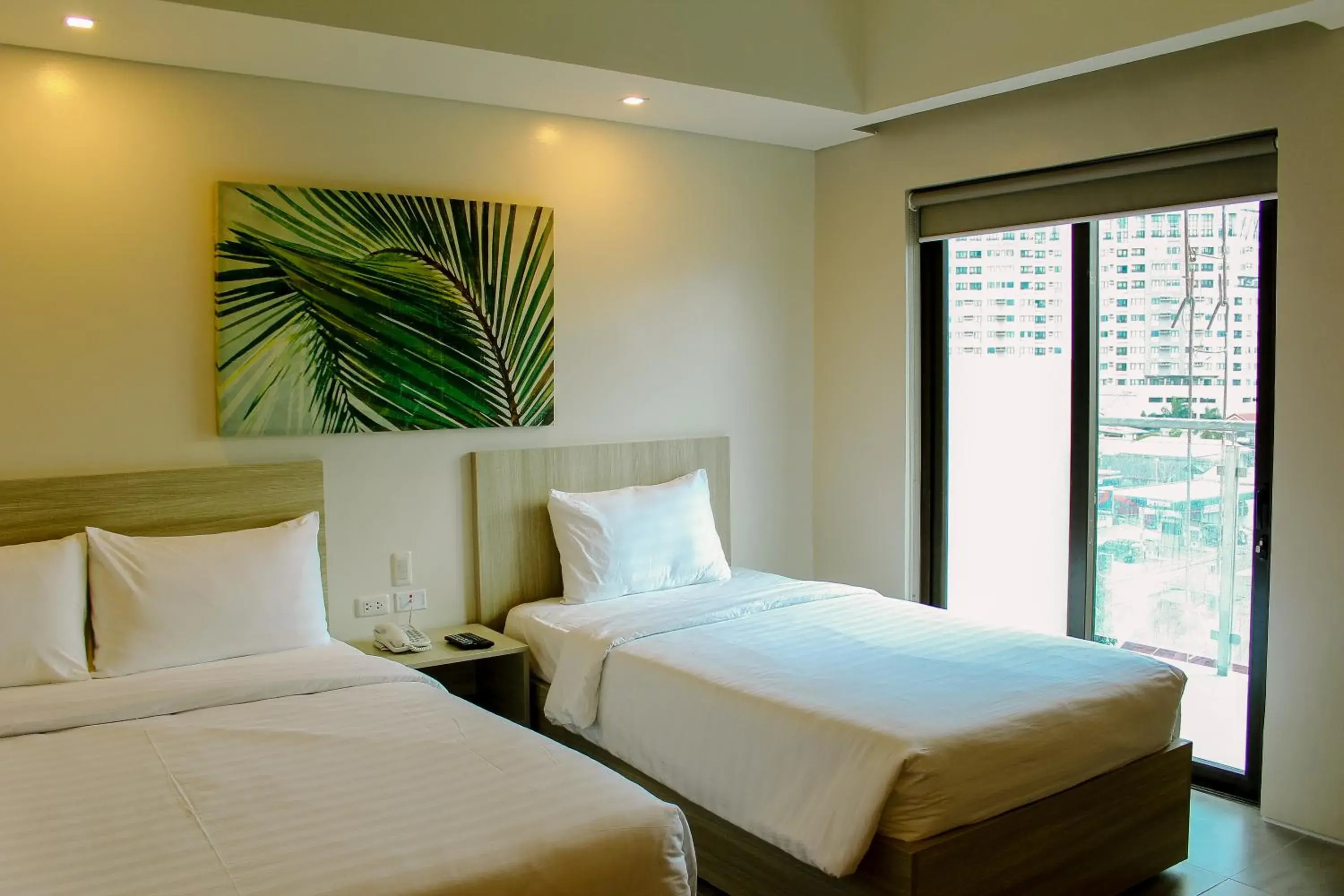 Deluxe Family Room in Mabolo Royal Hotel Deluxe Family Room in Mabolo Royal Hotel