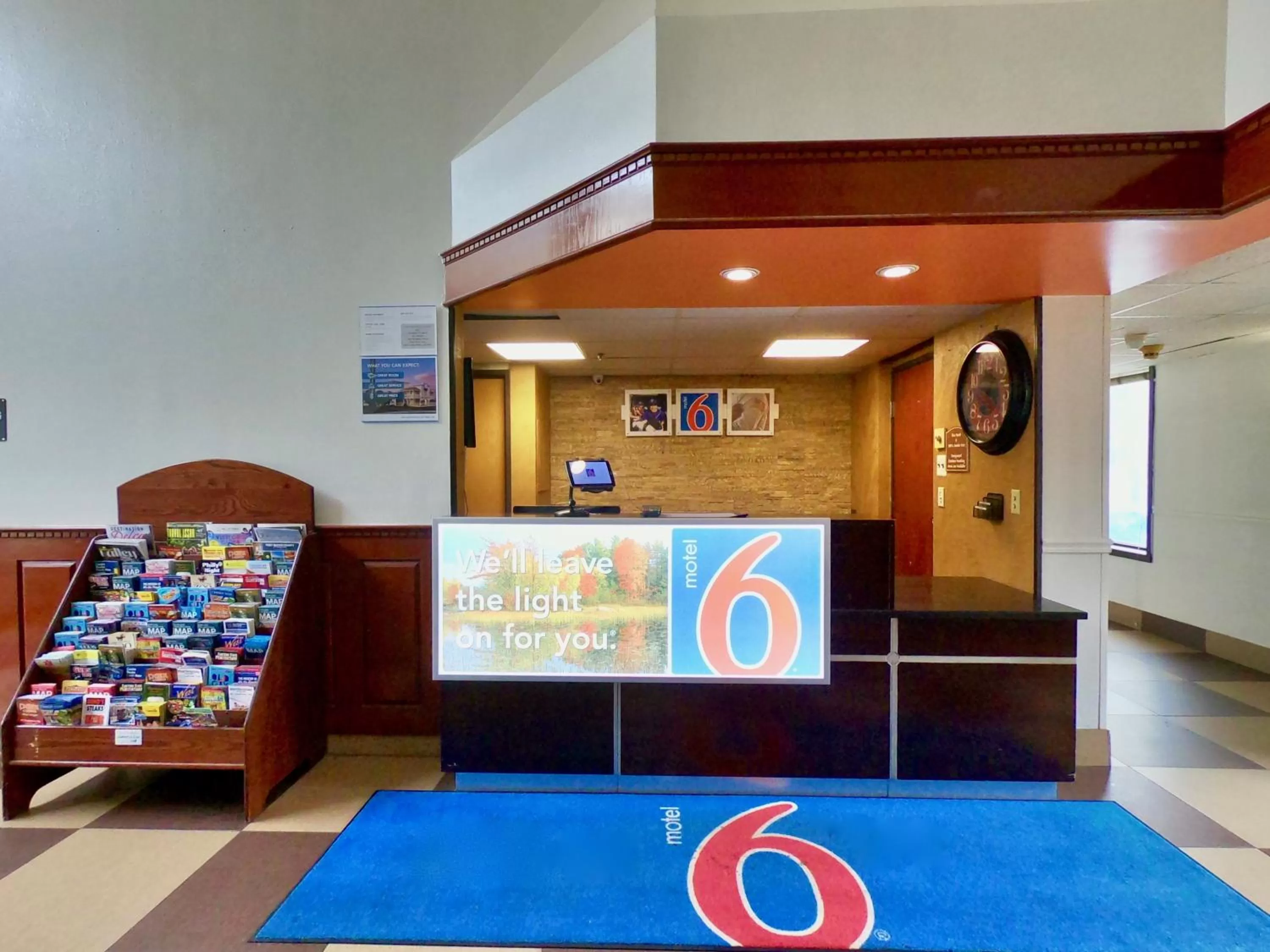 Lobby or reception in Motel 6-Levittown, PA - Bensalem