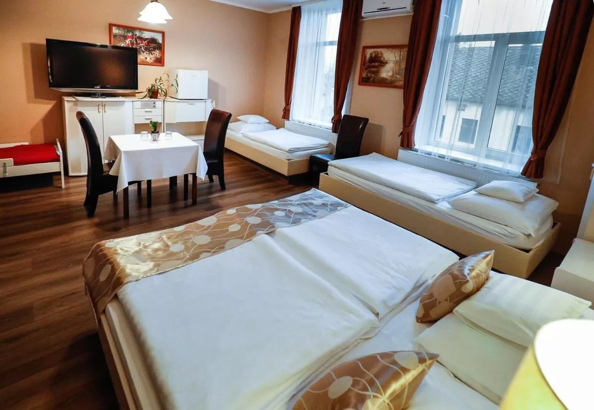 Bed in Gőzmalom Étterem és Panzió