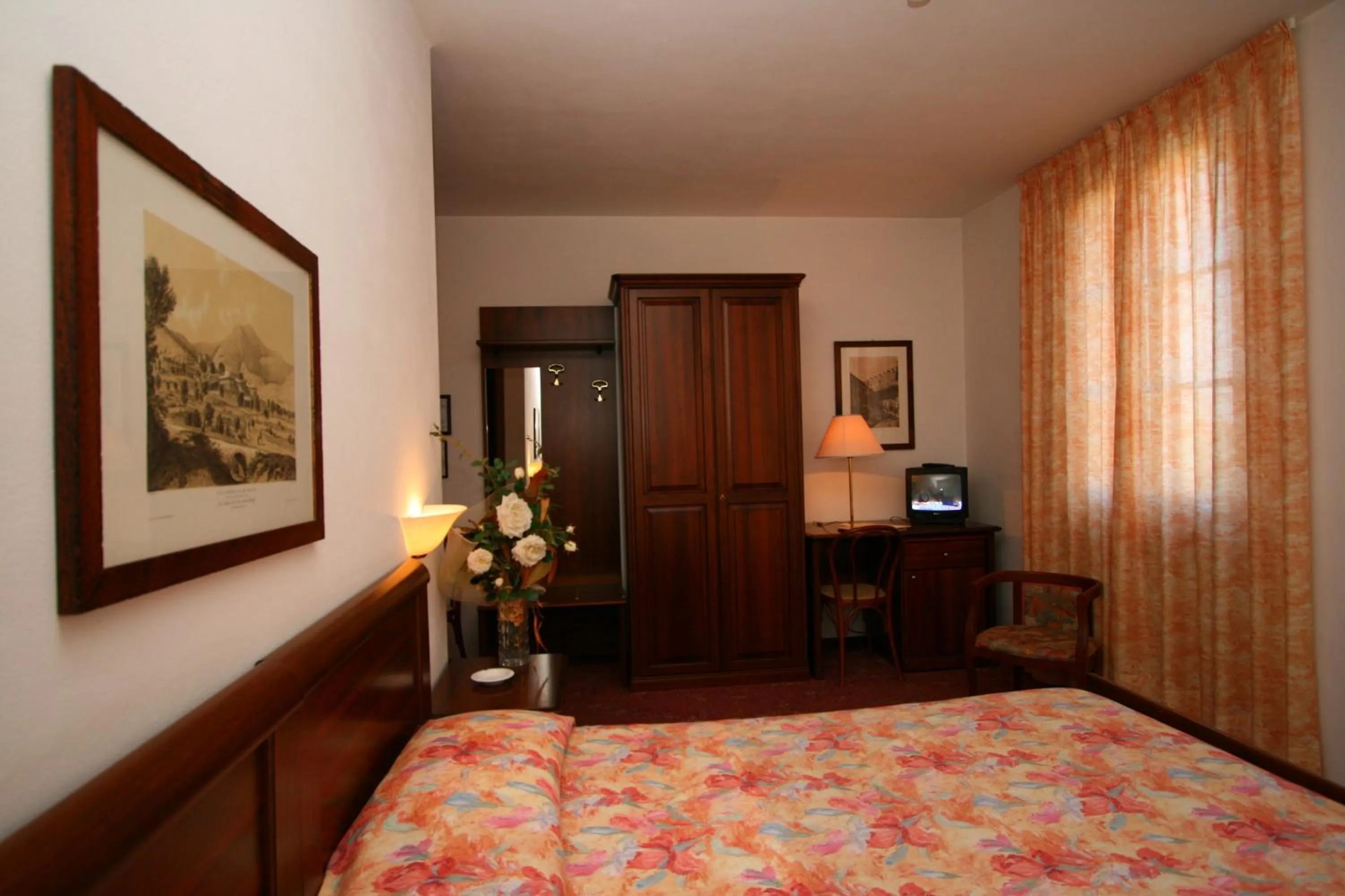 Bedroom, Bed in Villa Nencini