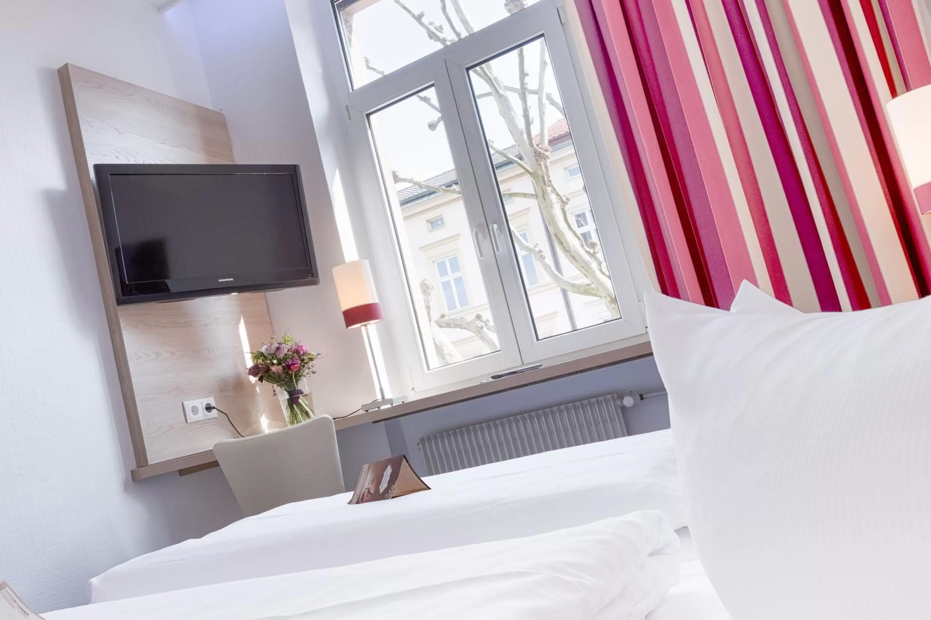 TV and multimedia, Bed in Hotel National