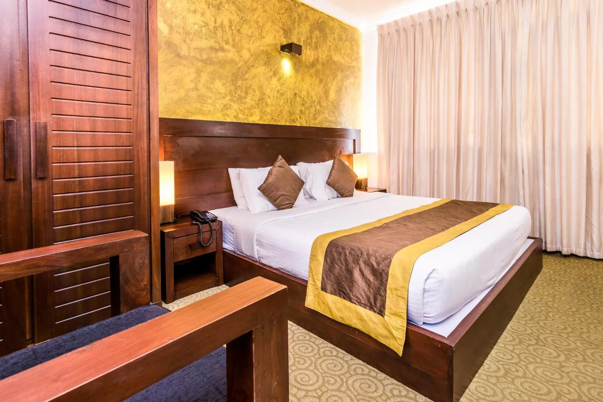 Photo of the whole room, Bed in Ceylon City Hotel,Colombo