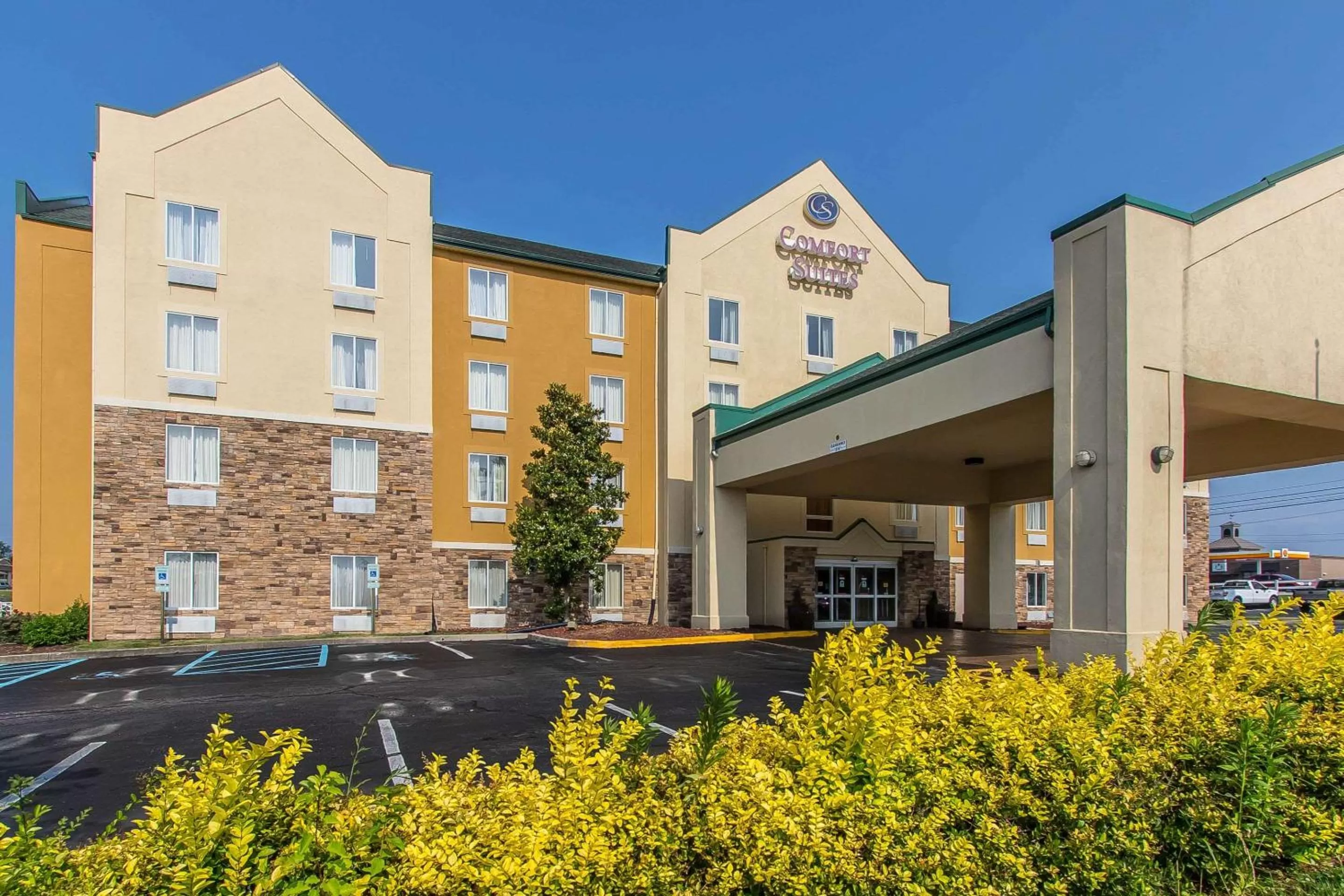 Property building in Comfort Suites Richmond