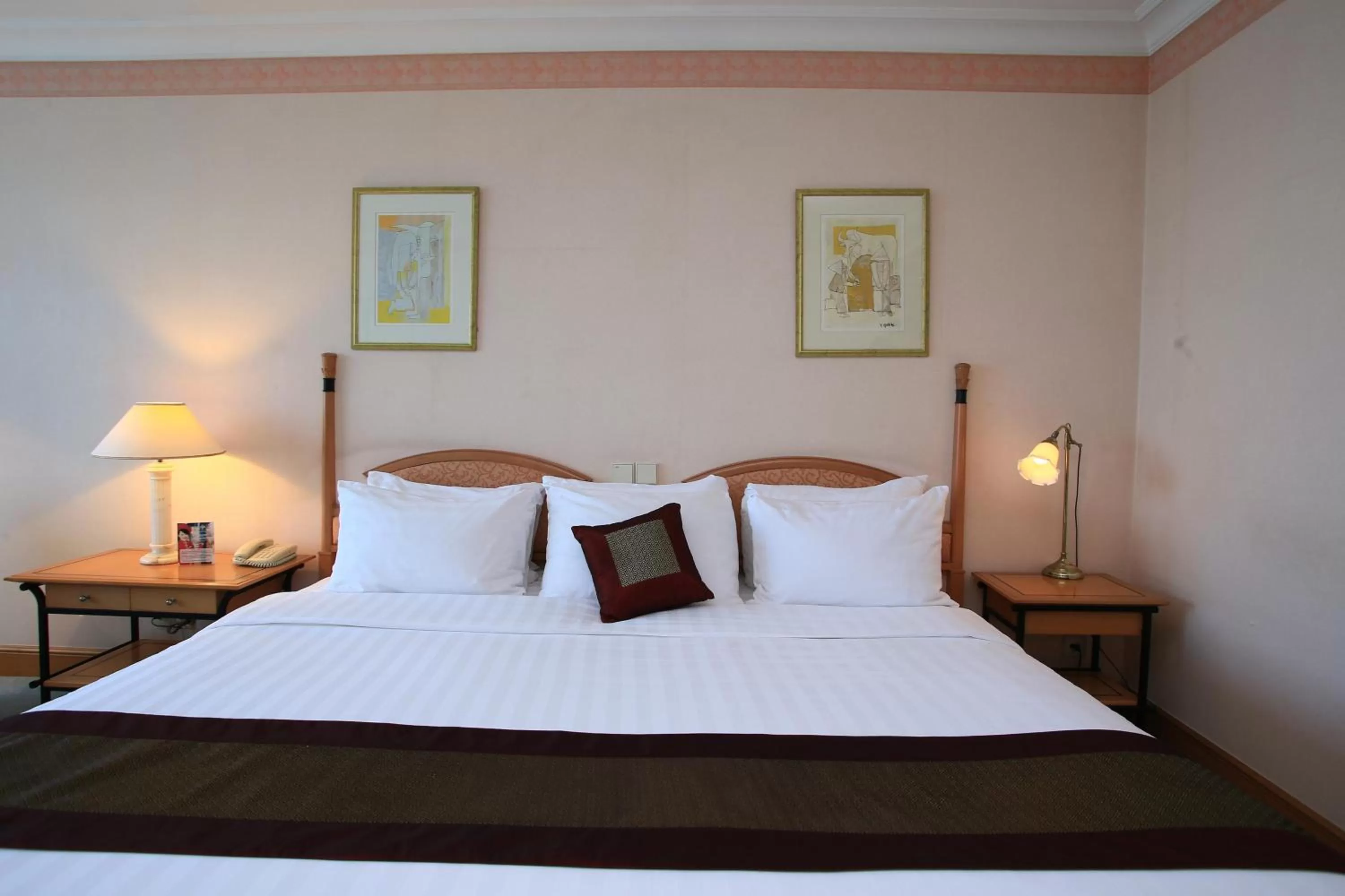 Other, Bed in Hanoi Daewoo Hotel