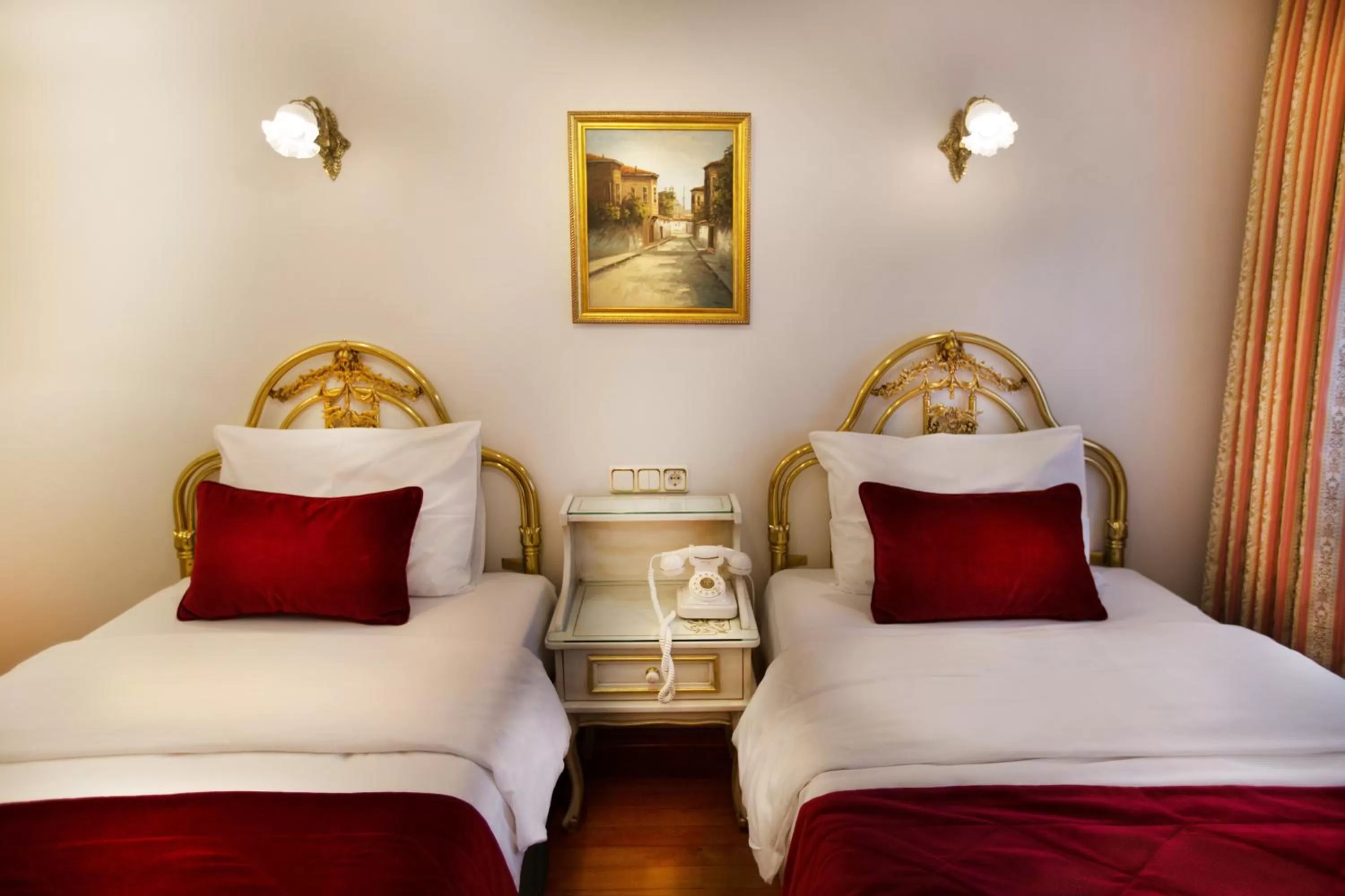 Decorative detail, Bed in Valide Sultan Konagi